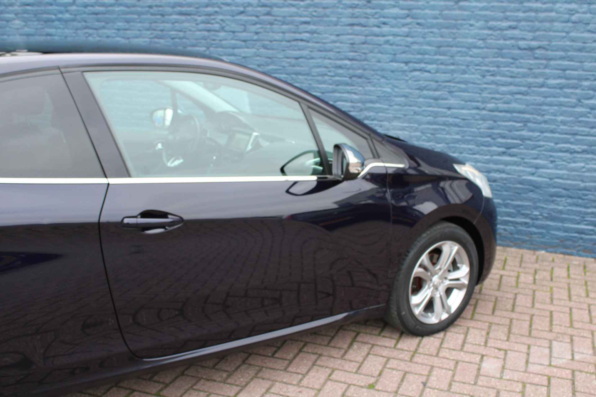 Peugeot 208 3drs 1.2 PureTech Allure | Navigatie | Panoramadak | 1e Eigenaar | Trekhaak | - 11/23