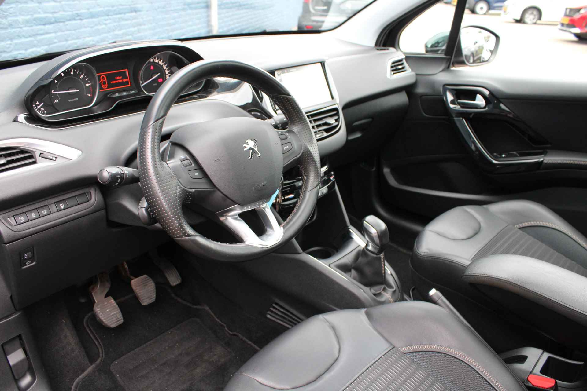 Peugeot 208 3drs 1.2 PureTech Allure | Navigatie | Panoramadak | 1e Eigenaar | Trekhaak | - 14/23