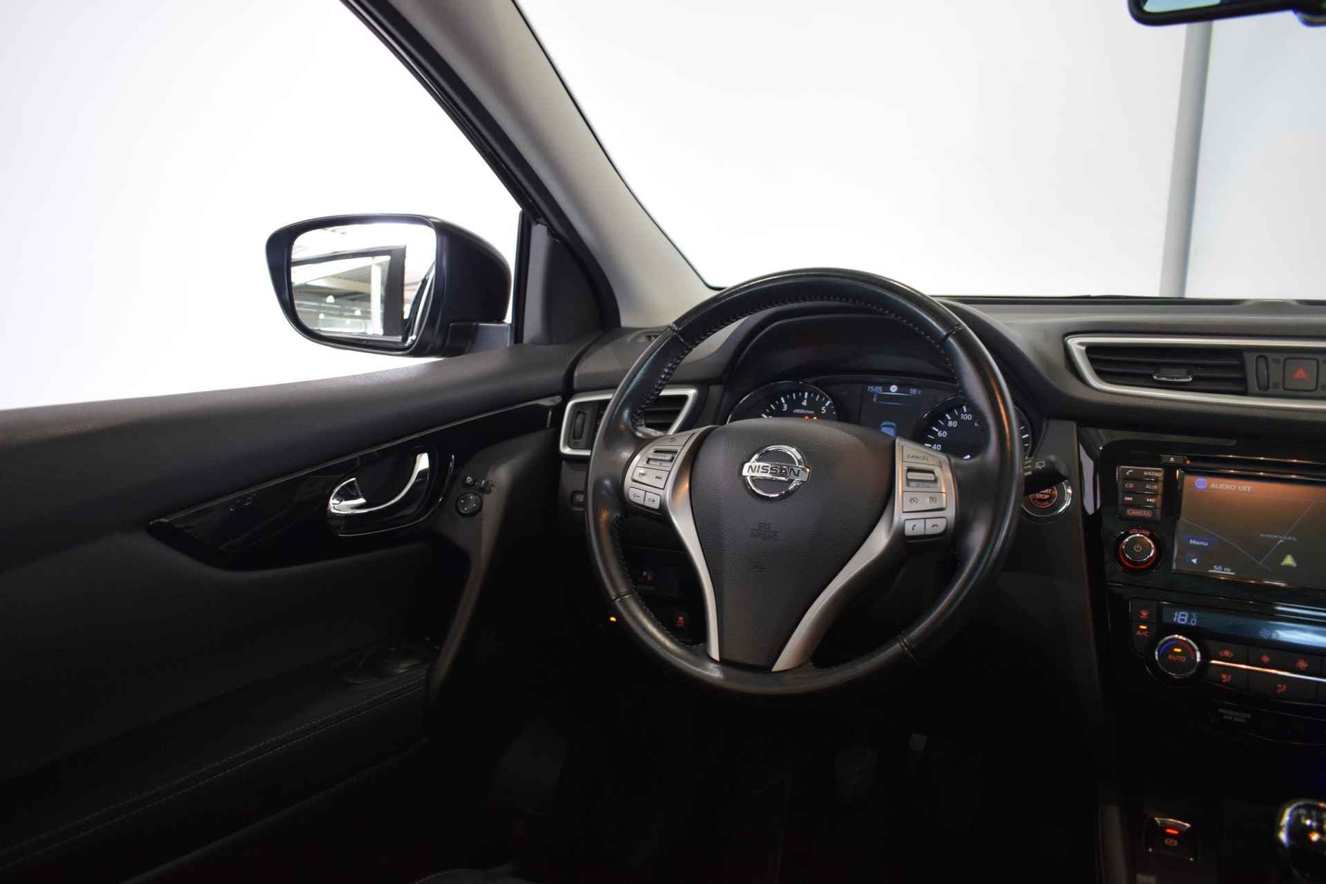 Nissan Qashqai 1.2 N-Connecta | 100% Onderhouden | Panoramadak | 360-Camera | Parkeersensoren | Navigatie | Cruise control | Focal speakerset | 18 inch lichtmetaal | - 22/41