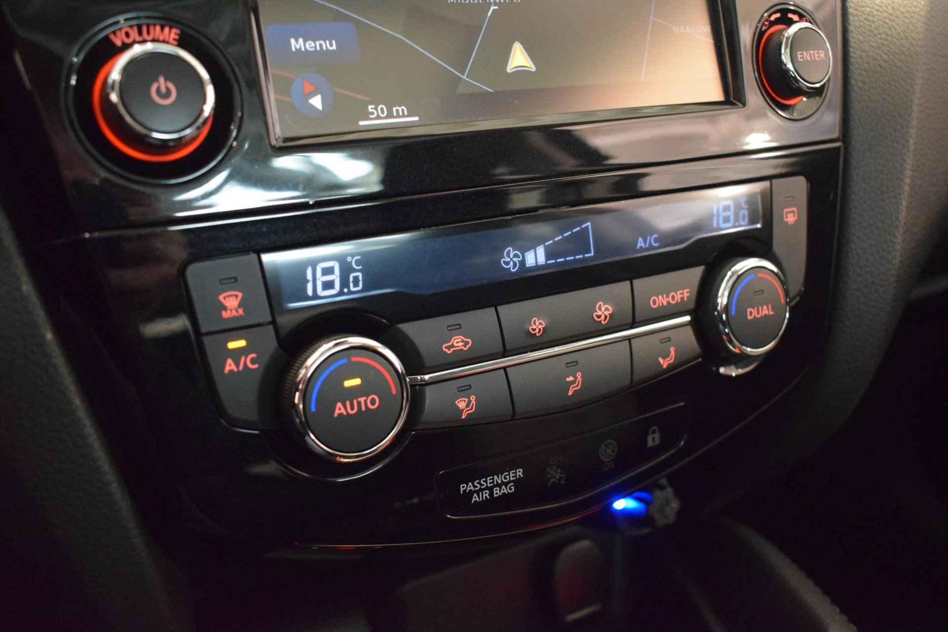 Nissan Qashqai 1.2 N-Connecta | 100% Onderhouden | Panoramadak | 360-Camera | Parkeersensoren | Navigatie | Cruise control | Focal speakerset | 18 inch lichtmetaal | - 28/41