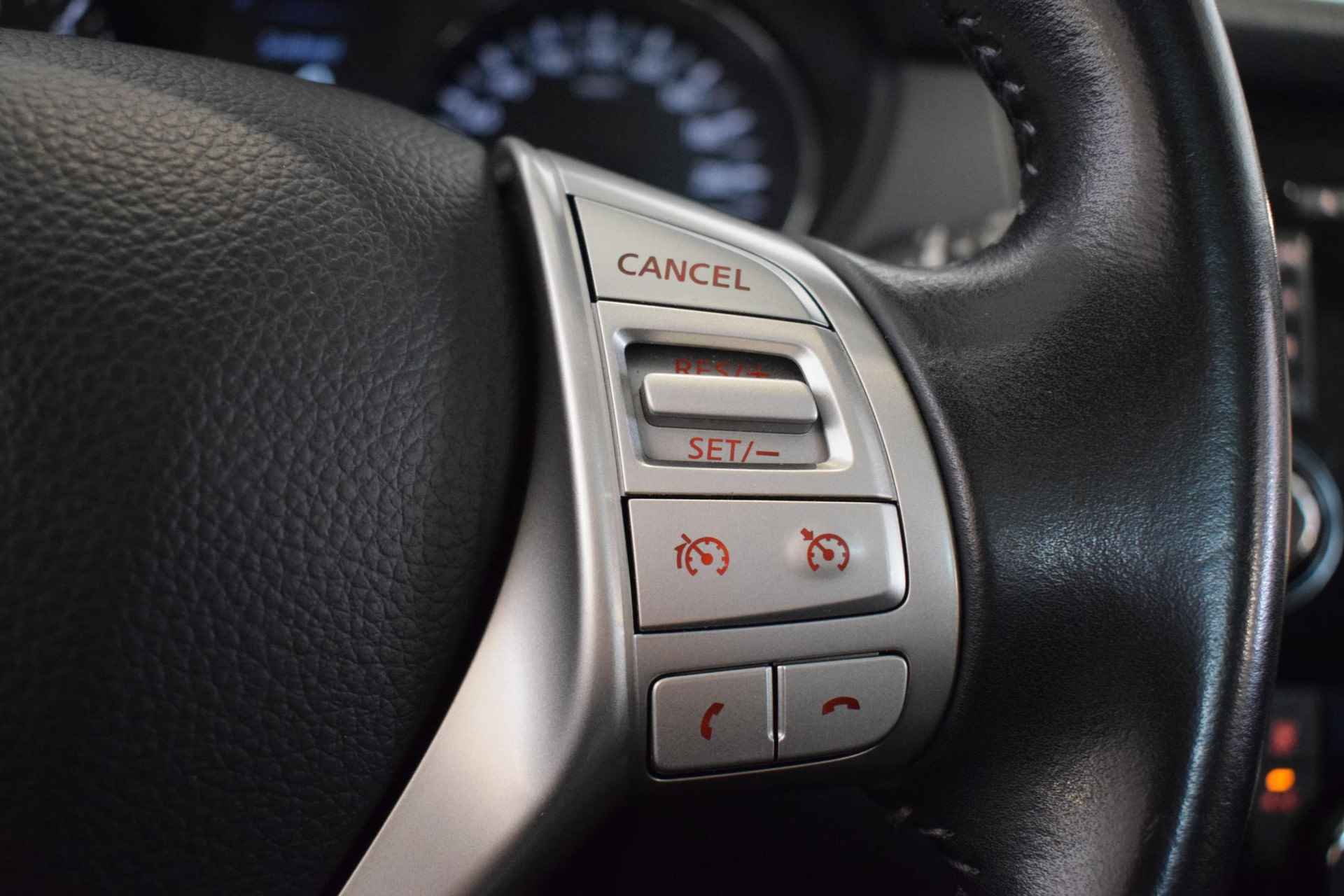 Nissan Qashqai 1.2 N-Connecta | 100% Onderhouden | Panoramadak | 360-Camera | Parkeersensoren | Navigatie | Cruise control | Focal speakerset | 18 inch lichtmetaal | - 31/41