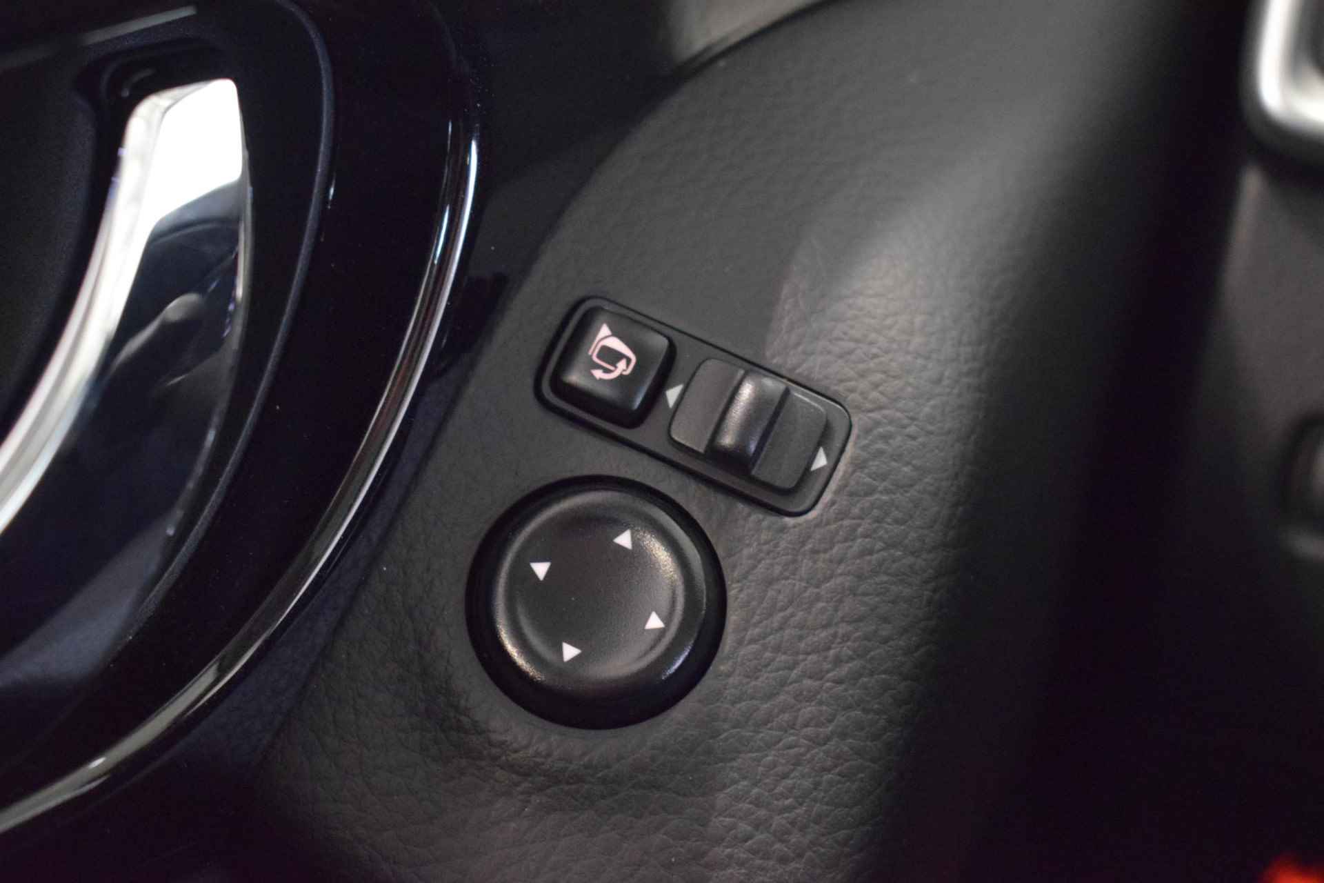Nissan Qashqai 1.2 N-Connecta | 100% Onderhouden | Panoramadak | 360-Camera | Parkeersensoren | Navigatie | Cruise control | Focal speakerset | 18 inch lichtmetaal | - 35/41