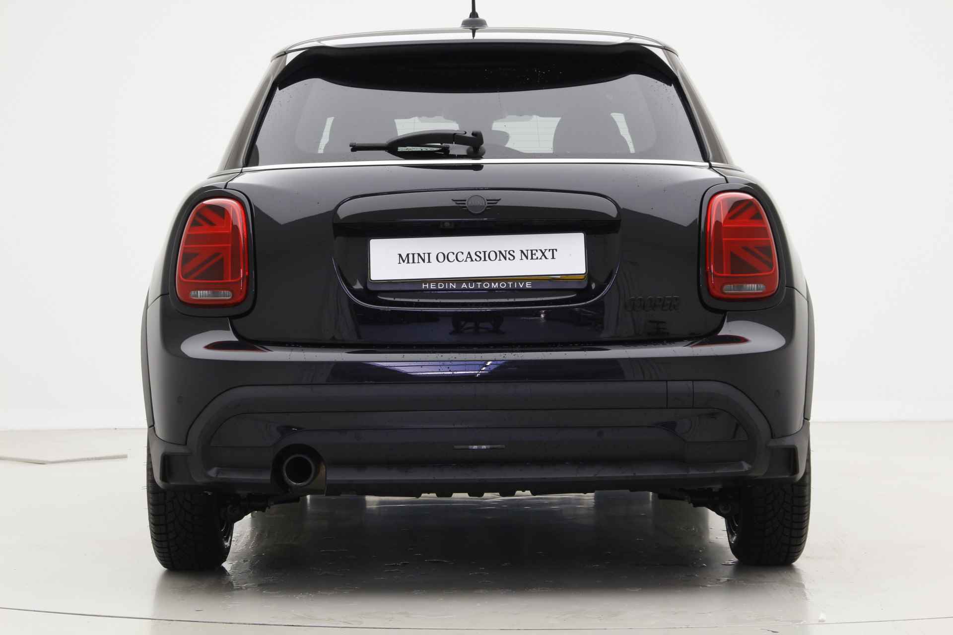 MINI 5-deurs Cooper Camden Edition | Premium Go | 16" Victory Spoke Black | Piano Black exterior pack | Extra getint glas achter - 4/29