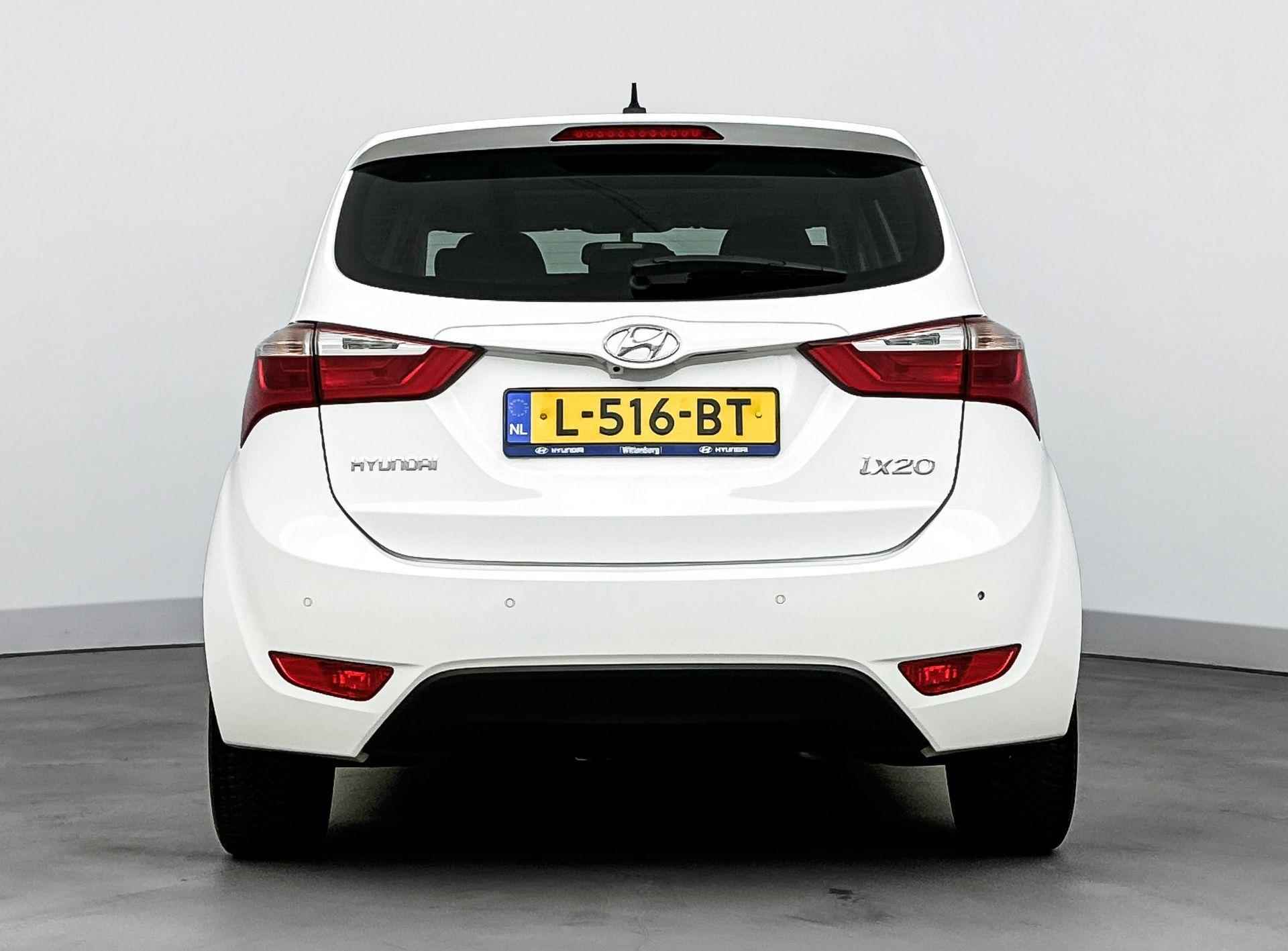 Hyundai ix20 1.6i Premium  Aut. | Panoramadak | Stoel + stuurverwarming | Navigatie | Camera | Privacy glass | - 7/34