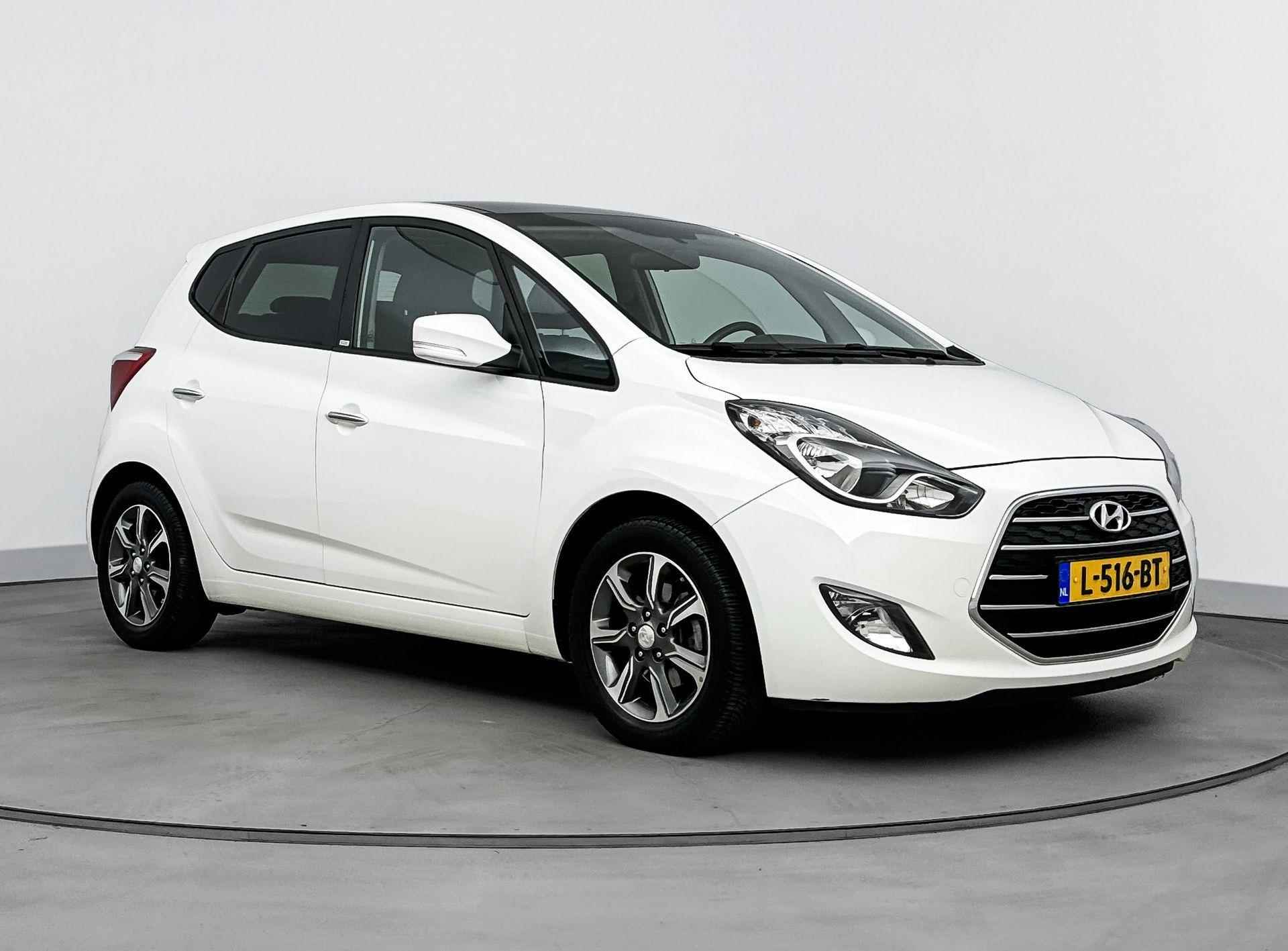 Hyundai ix20 1.6i Premium  Aut. | Panoramadak | Stoel + stuurverwarming | Navigatie | Camera | Privacy glass | - 8/34