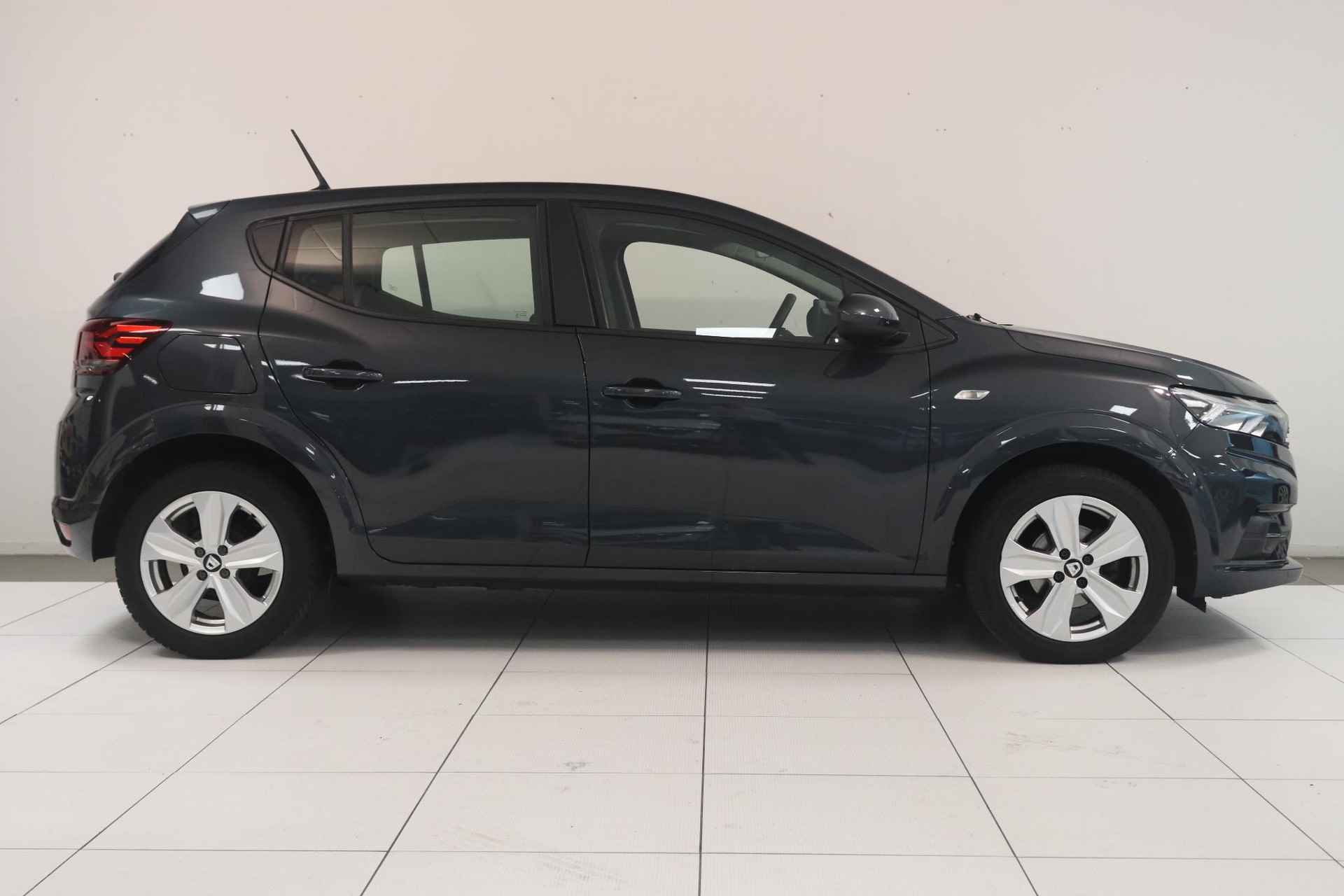 Dacia Sandero 1.0 TCe 90PK Comfort | Apple CarPlay / Android Auto Navigatie | Parkeersensoren | Keyless | - 16/32