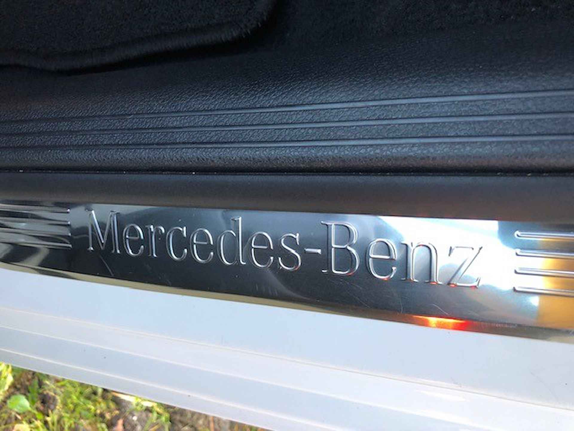 Mercedes-Benz E-Klasse 200 Business Solution AMG AUTOMAAT, WIDESCREEN NAVIGATIE, STOELVERWARMING, AMBIËNTEVERLICHTING, DYNAMIC SELECT, ELEC. PANORAMADAK, CHROOM-LICHT&ZICHT-SPIEGELPAKKET, PARKEERHULP VOOR/ACHTER, ACHTERUITRIJCAMERA, LED LICHT, ENZ. ENZ. FULL OPTIONS!! - 18/183