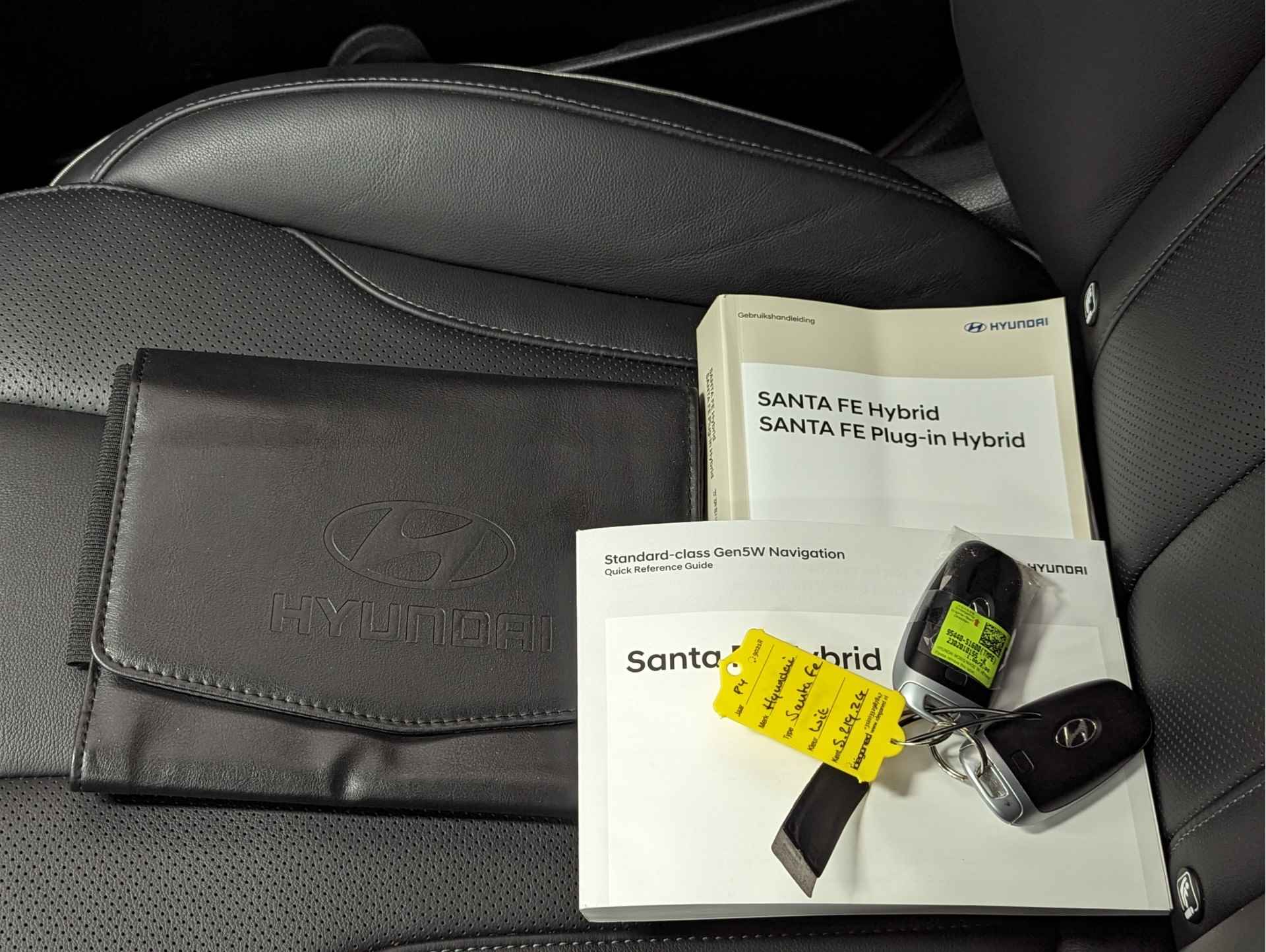 Hyundai Santa Fe 1.6 T-GDI HEV Comfort Smart 7p. 7-Persoons | Lederen Bekleding | Parkeercamera - 13/48