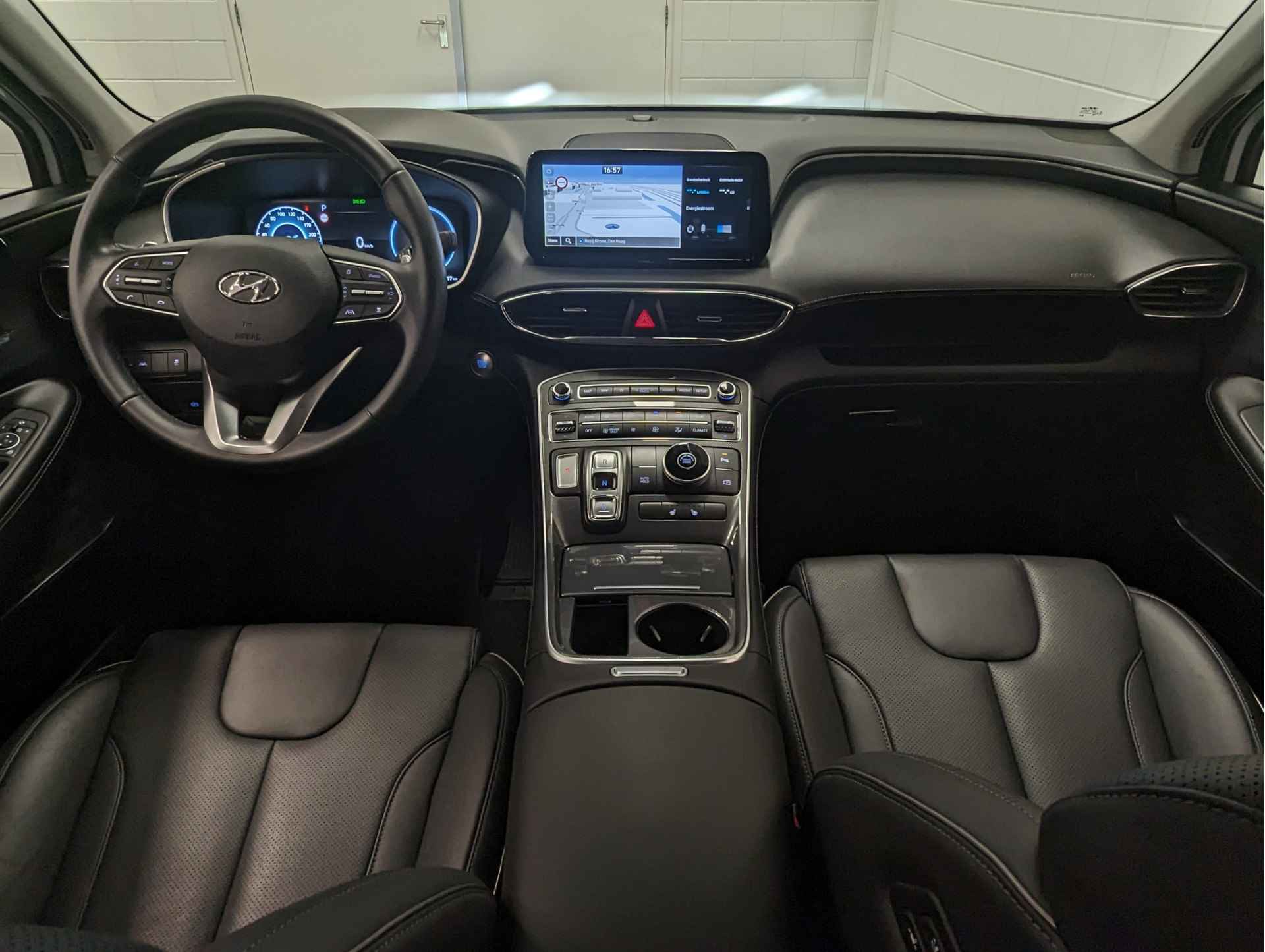 Hyundai Santa Fe 1.6 T-GDI HEV Comfort Smart 7p. 7-Persoons | Lederen Bekleding | Parkeercamera - 15/48
