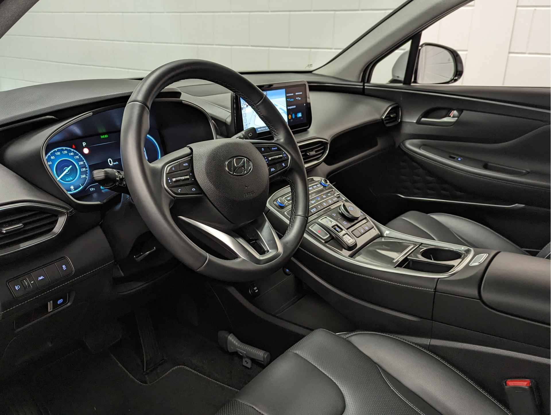 Hyundai Santa Fe 1.6 T-GDI HEV Comfort Smart 7p. 7-Persoons | Lederen Bekleding | Parkeercamera - 16/48