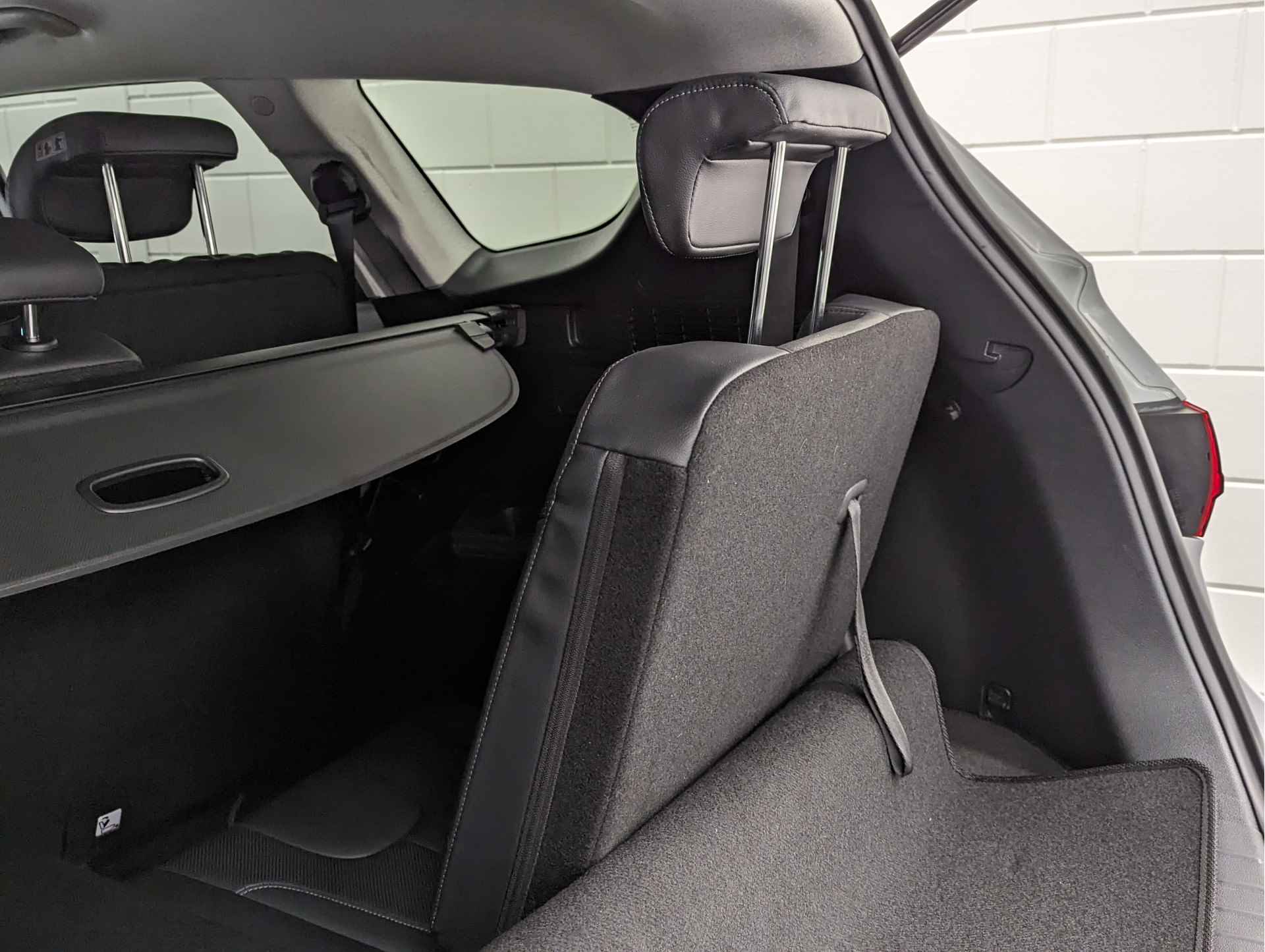 Hyundai Santa Fe 1.6 T-GDI HEV Comfort Smart 7p. 7-Persoons | Lederen Bekleding | Parkeercamera - 38/48