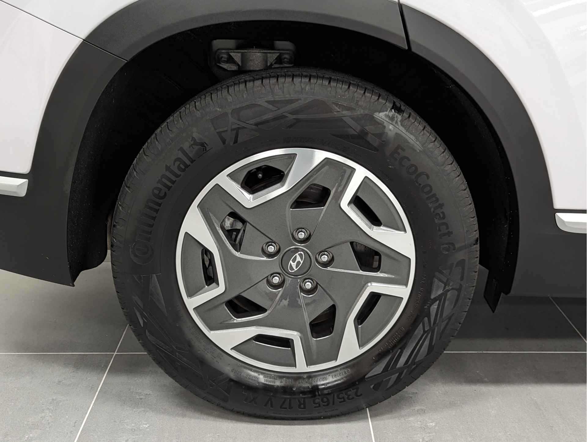 Hyundai Santa Fe 1.6 T-GDI HEV Comfort Smart 7p. 7-Persoons | Lederen Bekleding | Parkeercamera - 42/48