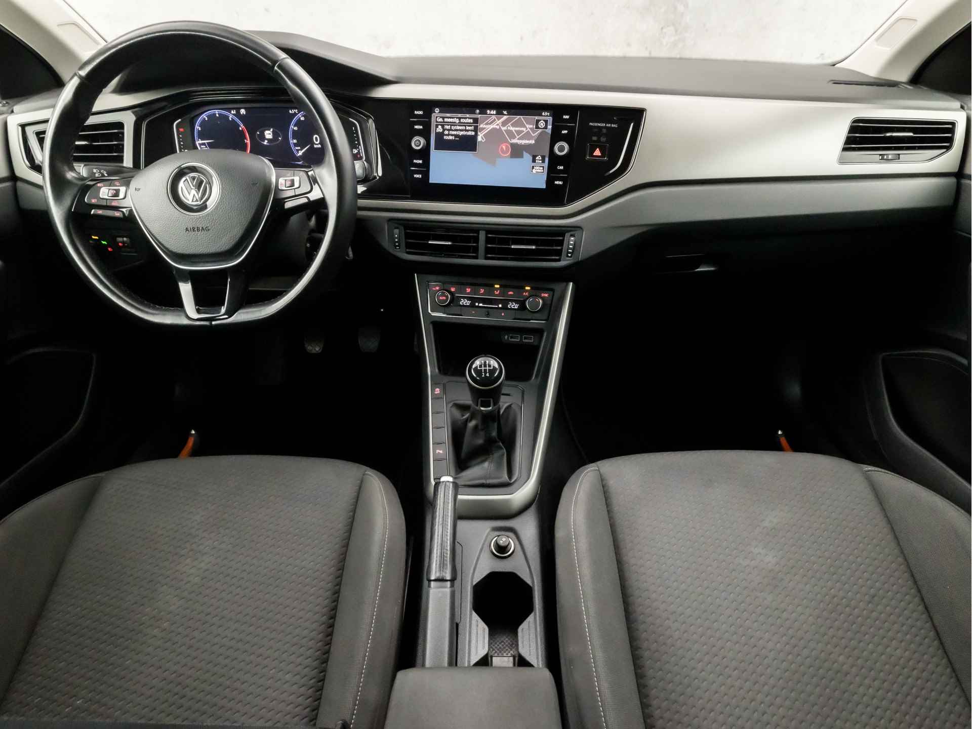 Volkswagen Polo 1.0 TSI Sportline (DIGITAL COCKPIT, GROOT NAVI, CLIMATE, LM VELGEN, SPORTSTOELEN, ADAPTIVE CRUISE, PARKEERSENSOREN, NIEUWSTAAT) - 6/32