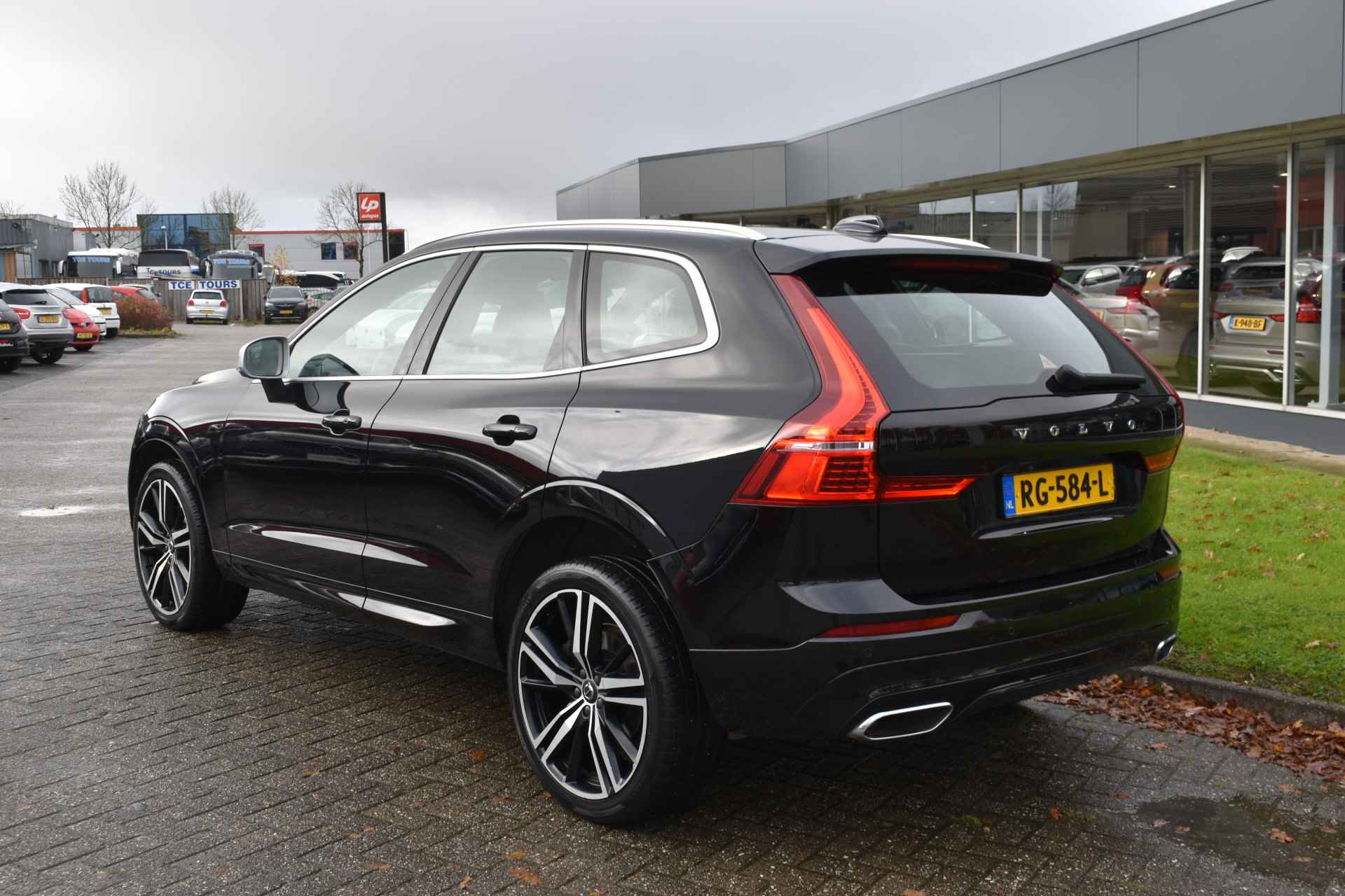 Volvo XC60 D4 190PK Automaat AWD R-Design | B&W | Trekhaak | 360 Camera | ACC | Blis | Panodak | 21"LMV | Luchtvering - 10/48