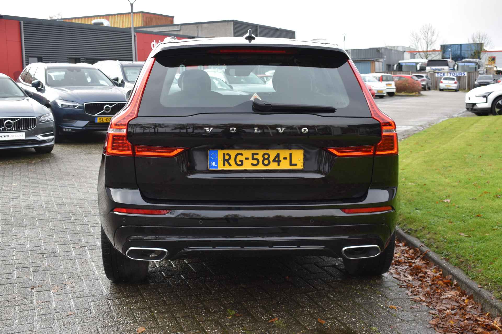 Volvo XC60 D4 190PK Automaat AWD R-Design | B&W | Trekhaak | 360 Camera | ACC | Blis | Panodak | 21"LMV | Luchtvering - 13/48