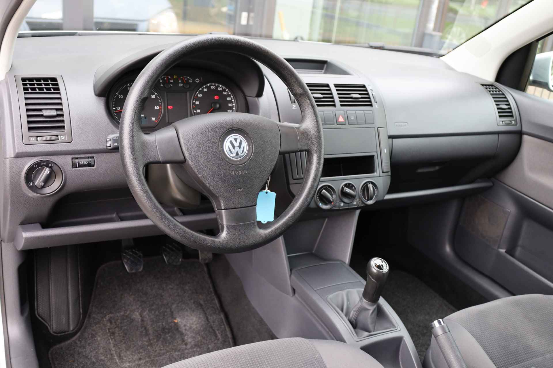 Volkswagen Polo Comfortline 3drs 1.4 16V 59kw/80pk - 17/35