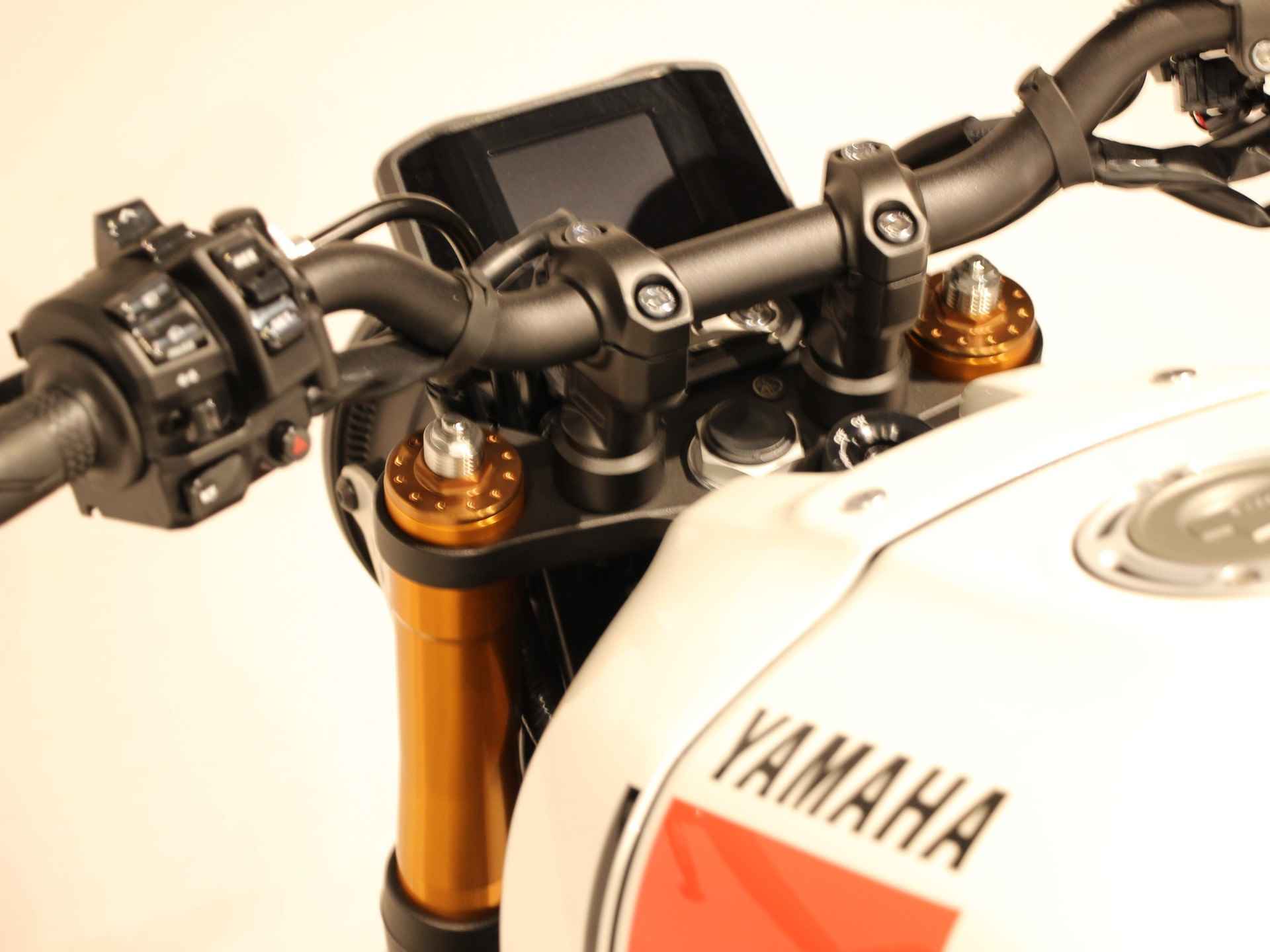 Yamaha XSR 900 ABS - 11/11