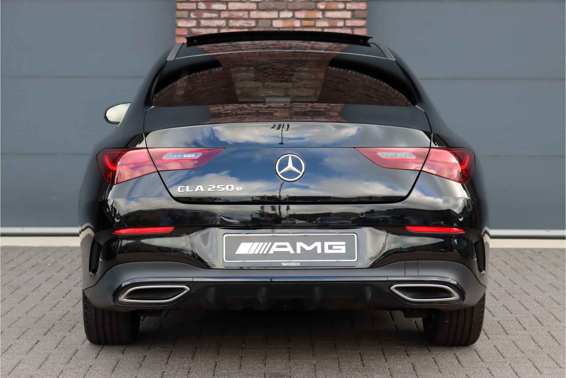 Mercedes-Benz CLA-Klasse 250 e AMG Line Aut8 | Facelift | Panoramadak | Verwarmd Stuurwiel | Keyless Go | Panoramadak | Sfeerverlichting | Surround Camera | Dodehoekassistent | - 16/40