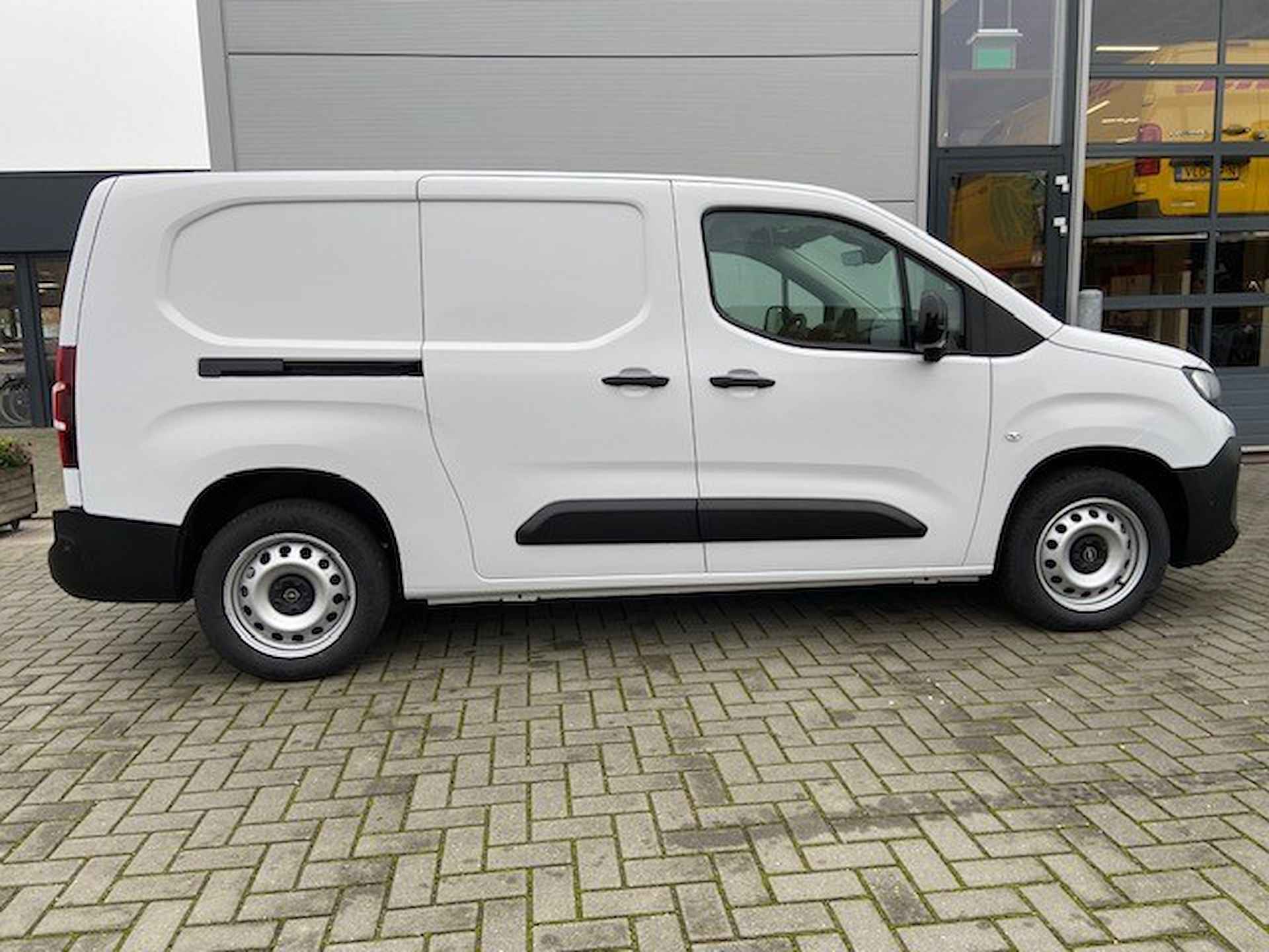 OPEL Combo GB 1.5 BlueHDi 130pk L2 Automaat 8 versnellingen | Navigatie | Laadruimte betimmering | Camera | 3 persoons - 3/26