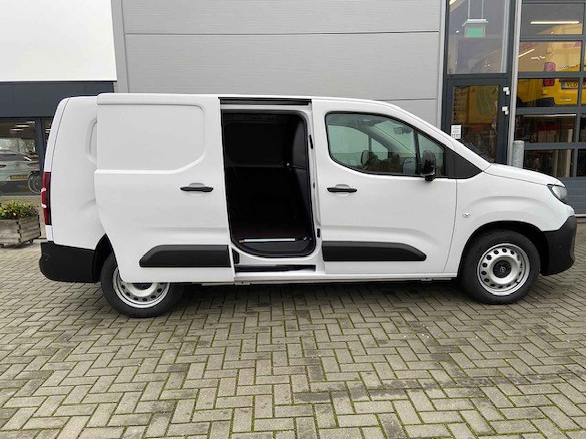 OPEL Combo GB 1.5 BlueHDi 130pk L2 Automaat 8 versnellingen | Navigatie | Laadruimte betimmering | Camera | 3 persoons - 4/26