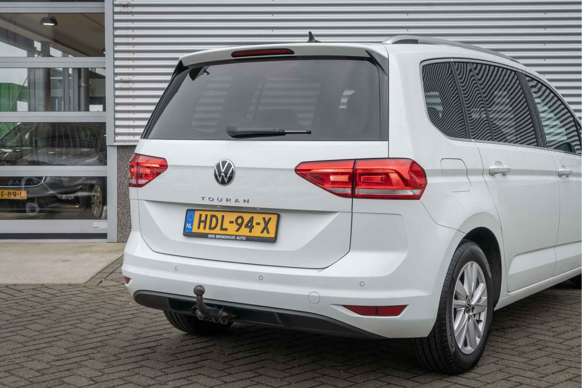 Volkswagen Touran 1.5 TSI 150PK DSG Highline 7p | Trekhaak| stoel+stuurverwarming| App connect| - 13/42