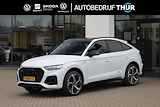 Audi Q5 Sportback 50 TFSI e S edition 299PK / 220kW 7 versn. DSG, Wegklapbare trekhaak, panoramadak, S-Line in- en exterieur, LED Matrix, sportstoelen met verlengbare zitting en elektrisch verstelbare lendesteun, voorstoelen verwarmbaar, 3-zone climatronic, achteruitrijcamera (rear view), privacy glas, elektrische achterklep, adaptieve cruise control (acc), navigatie pro, virtual cockpit, Apple Carplay / Android Auto, DAB+, parkeersensoren voor en achter (pdc), lane assist, 21" lichtmetalen antraciet velgen, zwart dak, elektrisch verstel-, verwarm- en inklapbare buitenspiegels, keyless start & entry etc.