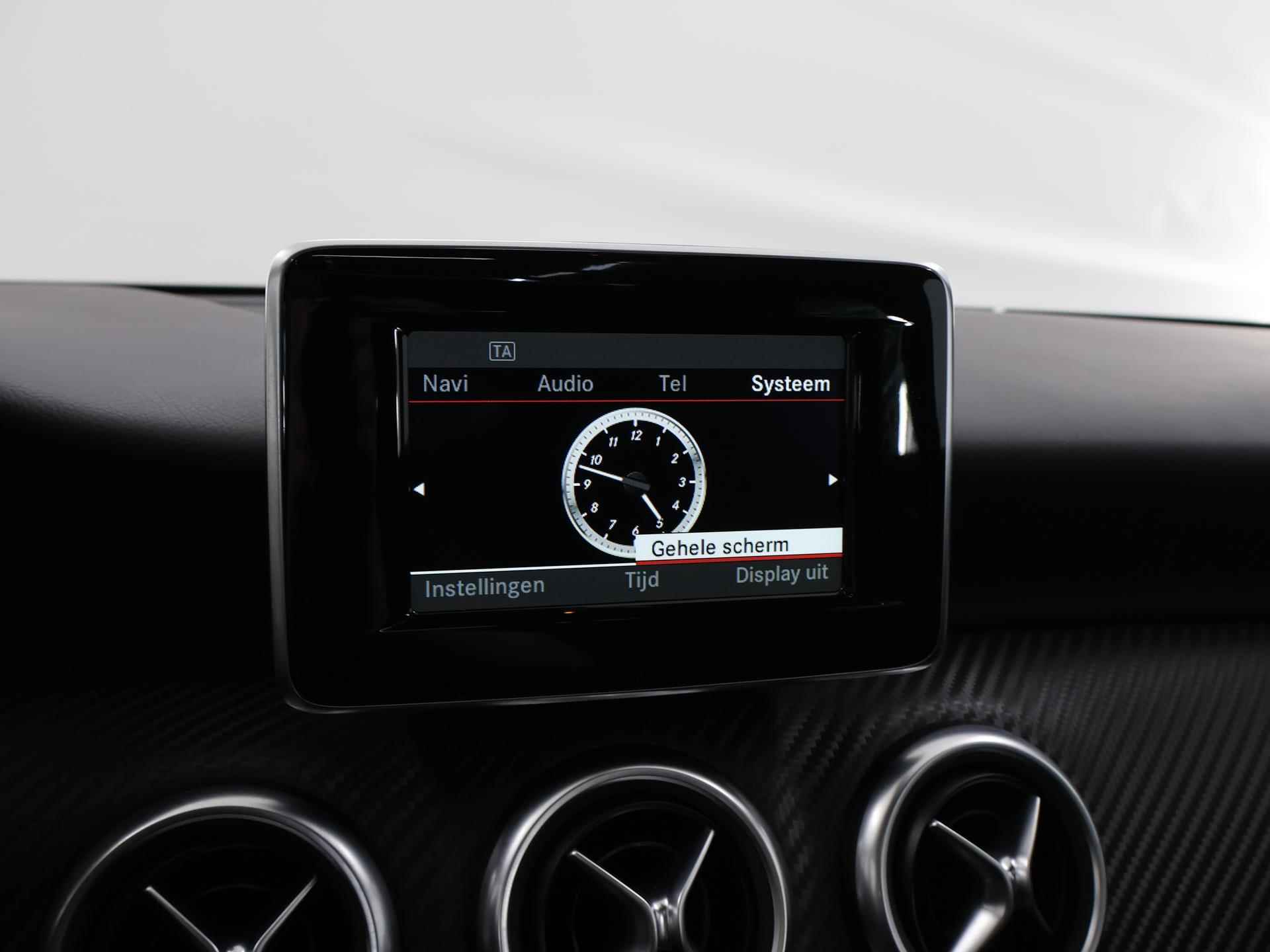 Mercedes-Benz A-klasse 180 Ambition AMG | Uniek | slechts 11.000 km!!! | Panoramadak | Navigatie |  Bi-Xenon | Parkeersensoren | NL Auto | 1e eigenaar | - 18/37