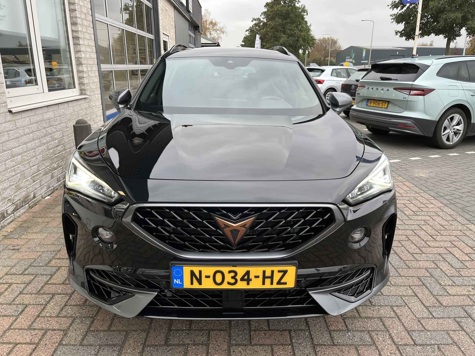 CUPRA Formentor 2.0 TSI 4DRIVE / AUTOMAAT/ 310 PK/ DCC/ CAMERA/ PARK. SENSOREN/ MATRIX/ STOEL EN STUUR VERWARM./ KEYLESS/ MEMORY SEATS/ ADAPT. CRUISE/ APP CONNECT/ NAVI/ CLIMA/ 19" LMV/ - 51/60