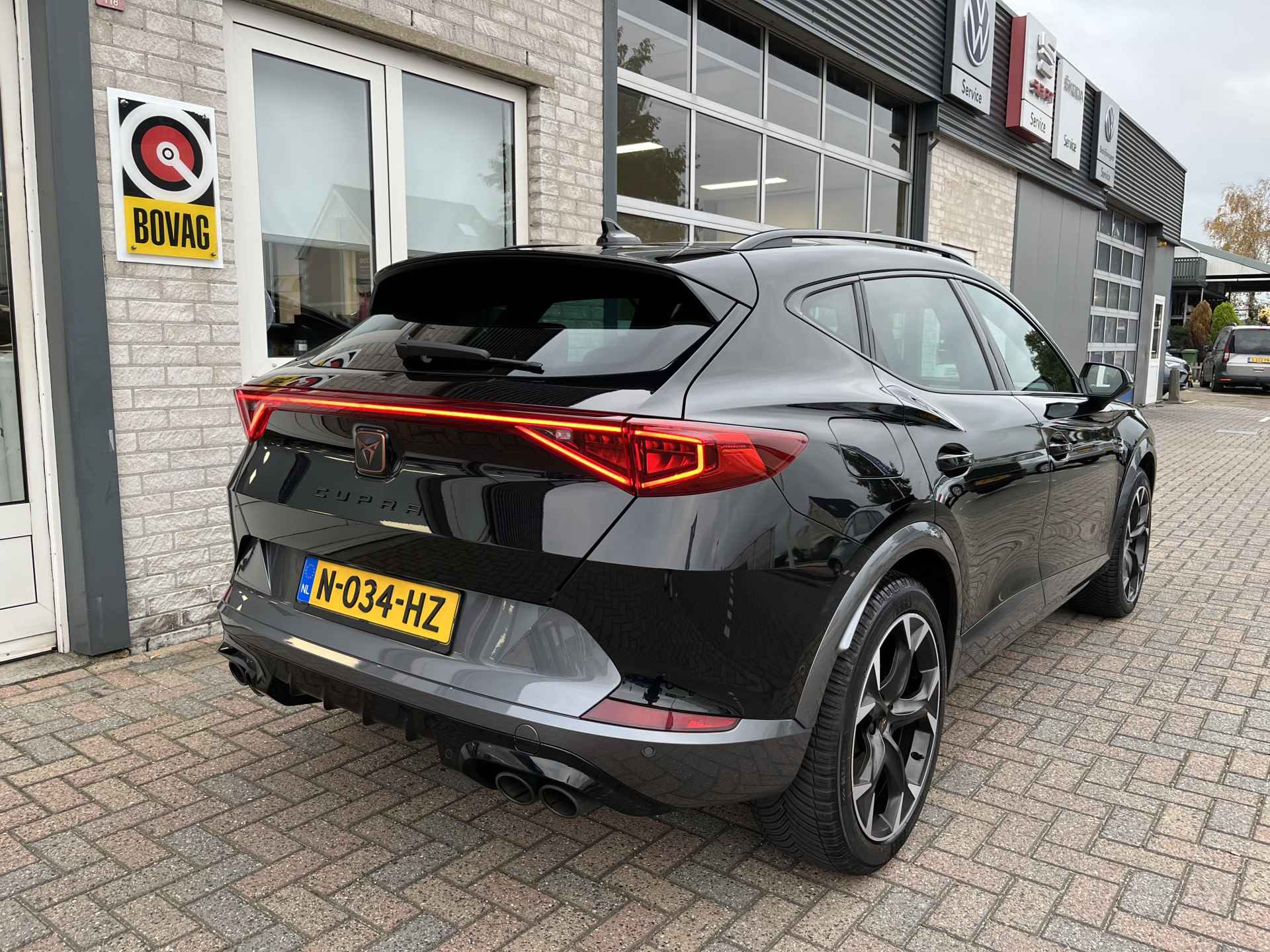 CUPRA Formentor 2.0 TSI 4DRIVE / AUTOMAAT/ 310 PK/ DCC/ CAMERA/ PARK. SENSOREN/ MATRIX/ STOEL EN STUUR VERWARM./ KEYLESS/ MEMORY SEATS/ ADAPT. CRUISE/ APP CONNECT/ NAVI/ CLIMA/ 19" LMV/ - 55/60