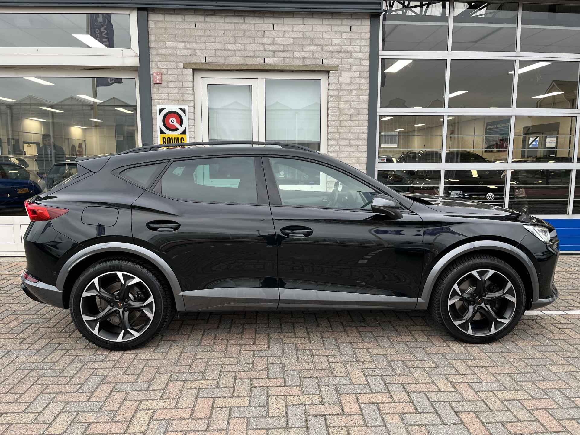 CUPRA Formentor 2.0 TSI 4DRIVE / AUTOMAAT/ 310 PK/ DCC/ CAMERA/ PARK. SENSOREN/ MATRIX/ STOEL EN STUUR VERWARM./ KEYLESS/ MEMORY SEATS/ ADAPT. CRUISE/ APP CONNECT/ NAVI/ CLIMA/ 19" LMV/ - 56/60