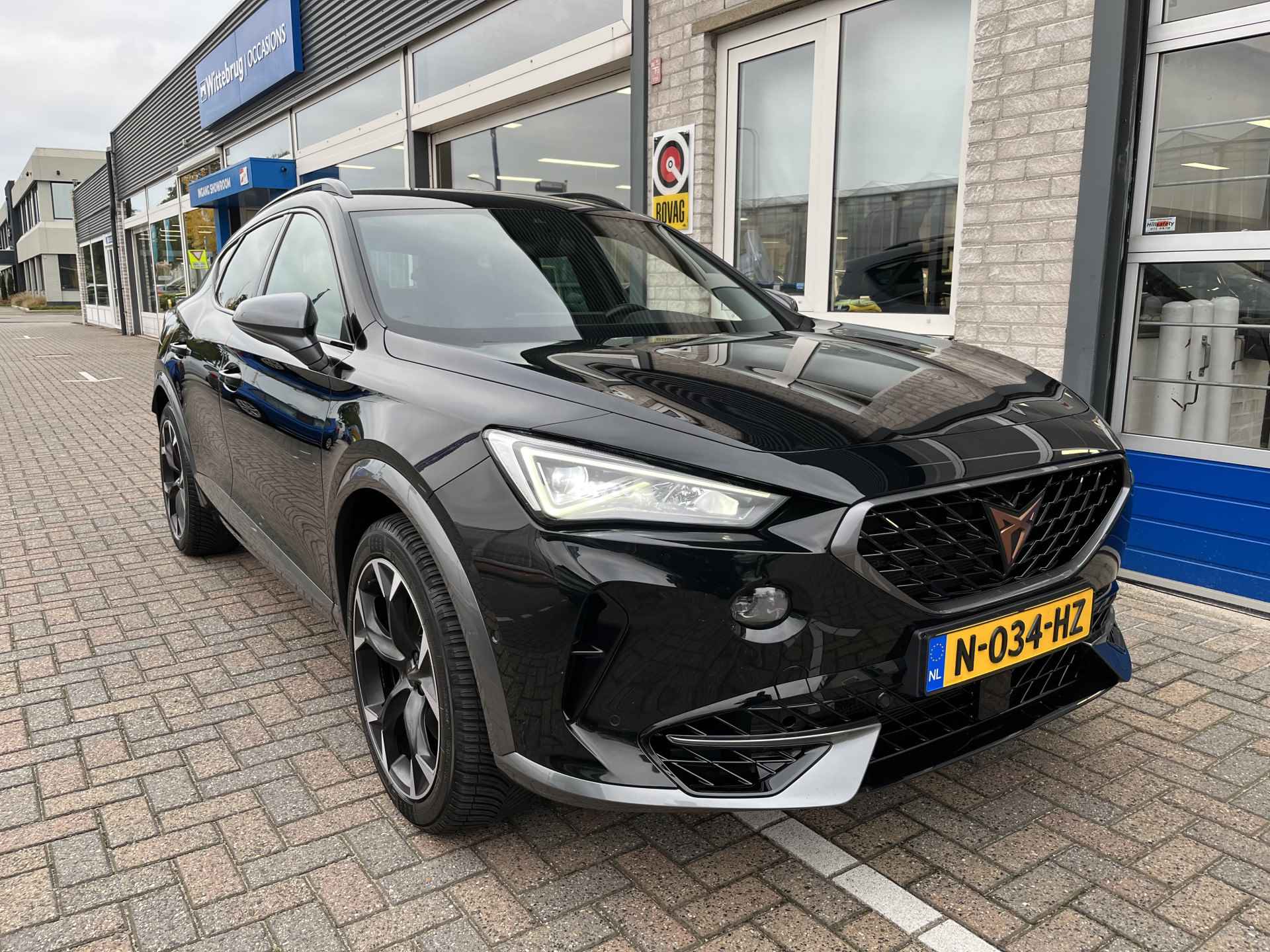 CUPRA Formentor 2.0 TSI 4DRIVE / AUTOMAAT/ 310 PK/ DCC/ CAMERA/ PARK. SENSOREN/ MATRIX/ STOEL EN STUUR VERWARM./ KEYLESS/ MEMORY SEATS/ ADAPT. CRUISE/ APP CONNECT/ NAVI/ CLIMA/ 19" LMV/ - 57/60