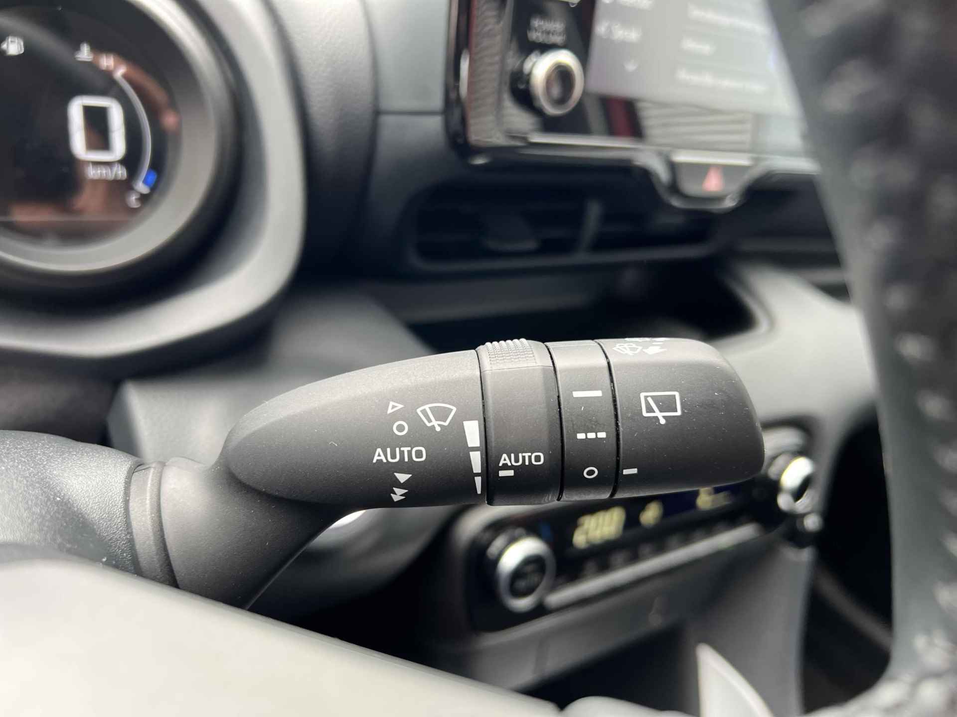 Toyota Yaris 1.5 Hybrid TeamNL | Carplay | Keyless | Camera | Climate-Control | - 27/46