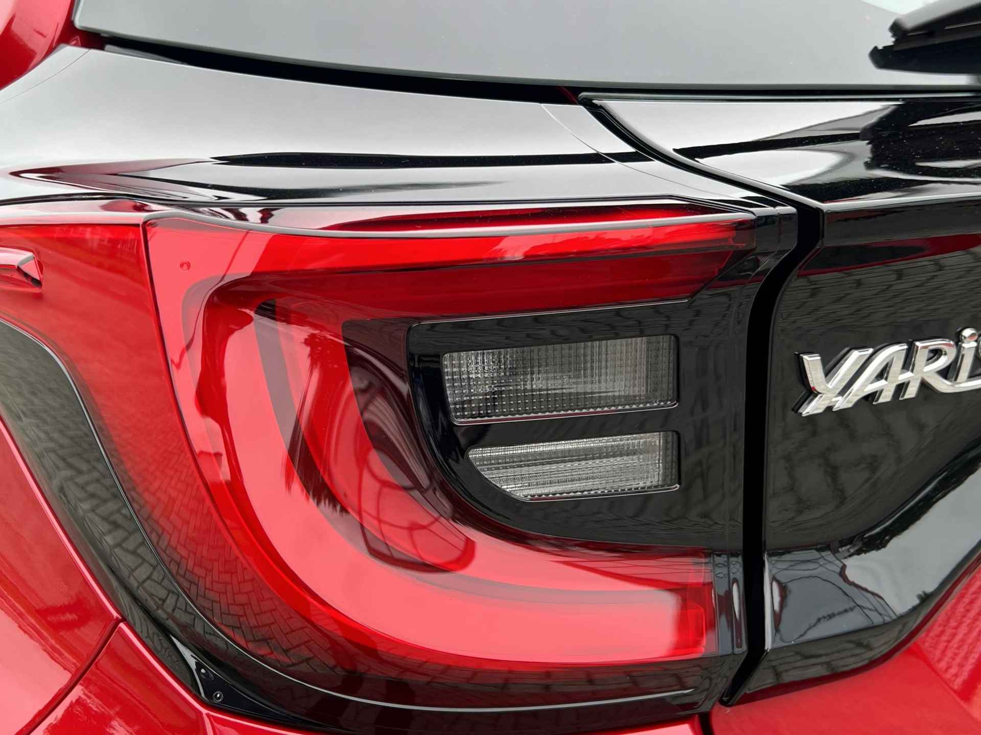 Toyota Yaris 1.5 Hybrid TeamNL | Carplay | Keyless | Camera | Climate-Control | - 39/46