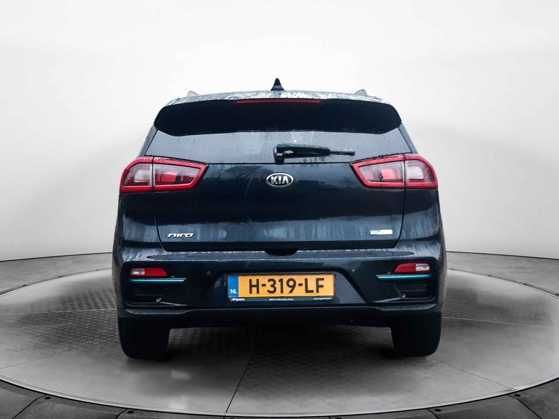 Kia e-Niro ExecutiveLine 64 kWh (204 PK) 1e-Eig, Keurig-Onderh, 12-Mnd-BOVAG, NL-Auto, Leer, Navigatie/Apple-Carplay/Android-Auto, Adaptive-Cruisecontrol, Keyless-Entry/Start, Parkeersensoren-V+A, Achteruitrijcamera, Premium-Audio, Stoelverwarming-V+A, Stuurverwarming, Gevent.-Voorstoelen, DAB, Lm-Velgen-17Inch, Privacy-Glas - 9/35