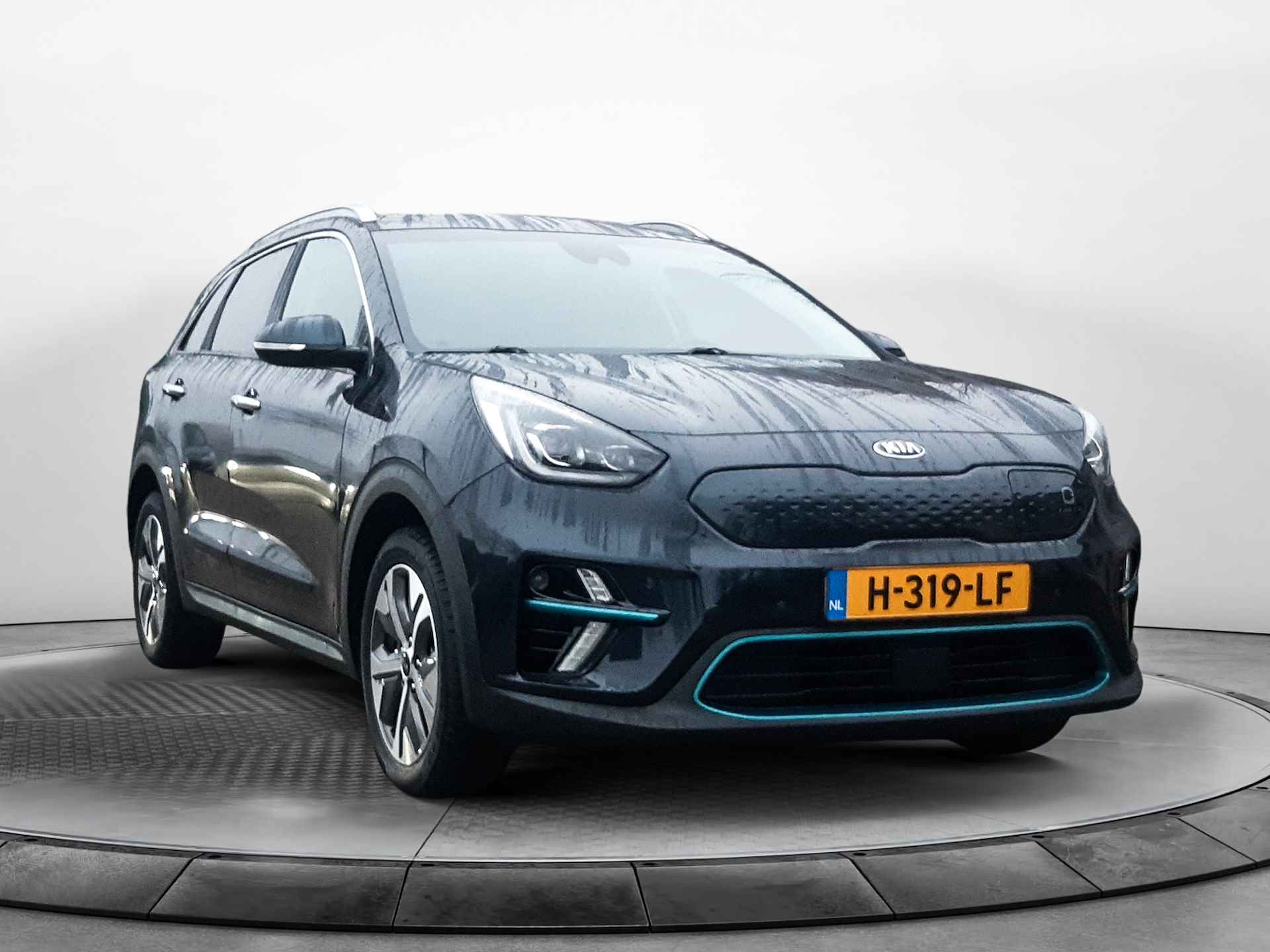 Kia e-Niro ExecutiveLine 64 kWh (204 PK) 1e-Eig, Keurig-Onderh, 12-Mnd-BOVAG, NL-Auto, Leer, Navigatie/Apple-Carplay/Android-Auto, Adaptive-Cruisecontrol, Keyless-Entry/Start, Parkeersensoren-V+A, Achteruitrijcamera, Premium-Audio, Stoelverwarming-V+A, Stuurverwarming, Gevent.-Voorstoelen, DAB, Lm-Velgen-17Inch, Privacy-Glas - 10/35