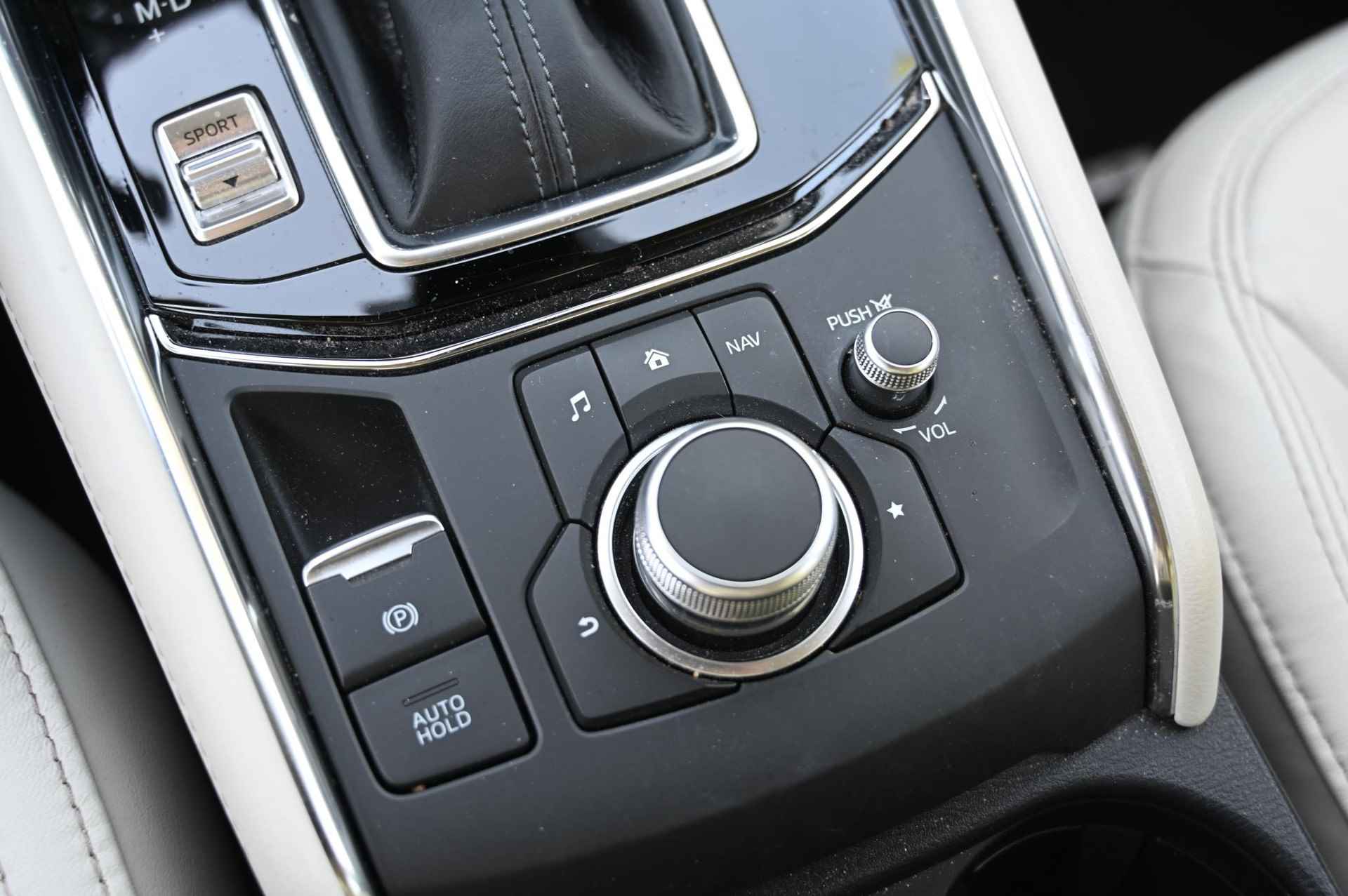Mazda CX-5 SkyActiv-G 165 automaat Luxury met Wit leer *Trekhaak* *BTW auto* *Dealeronderhouden* - 43/54