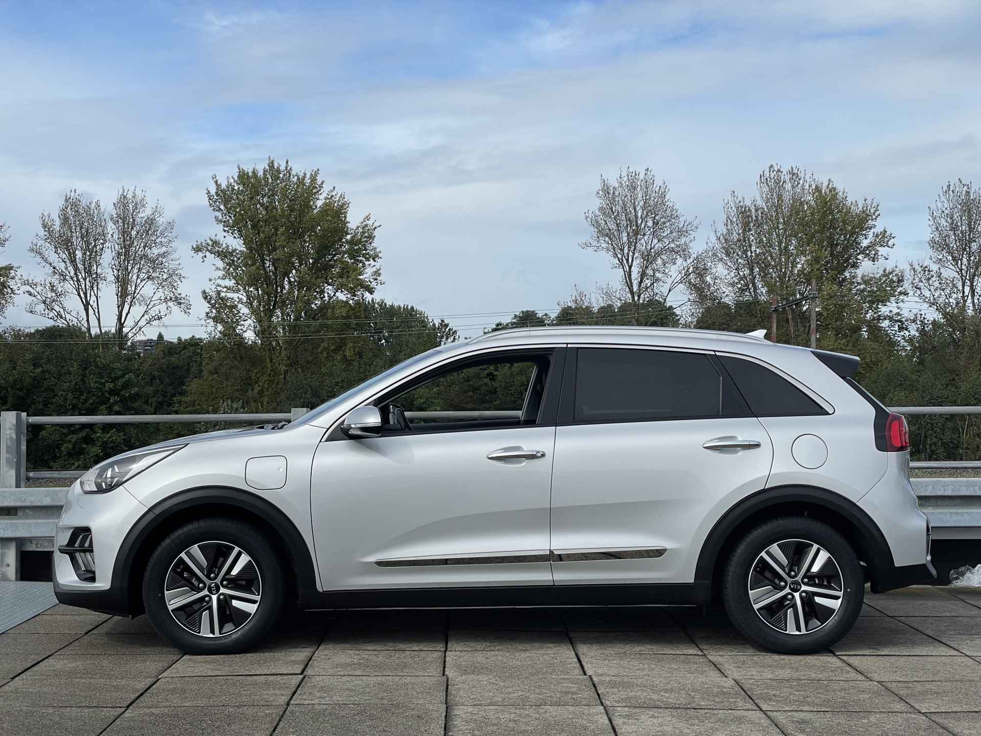 Kia Niro 1.6 GDi PHEV DynamicLine | Parkeercamera | Navigatie | Adaptive Cruise Control - 5/35