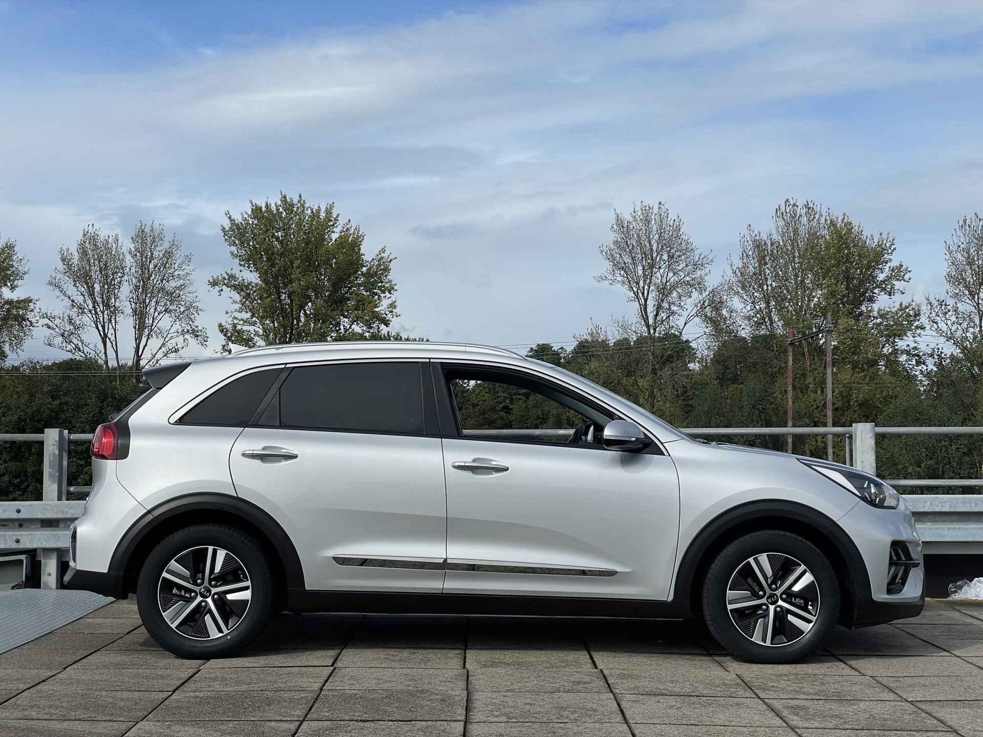 Kia Niro 1.6 GDi PHEV DynamicLine | Parkeercamera | Navigatie | Adaptive Cruise Control - 31/35