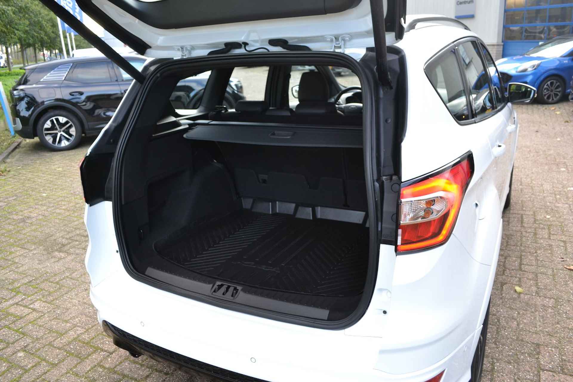 Ford Kuga 1.5T 150pk ECOBOOST ST-Line | veel extra's - 9/36