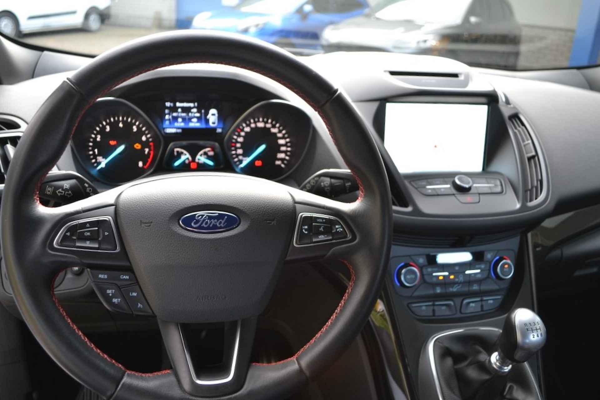 Ford Kuga 1.5T 150pk ECOBOOST ST-Line | veel extra's - 25/36