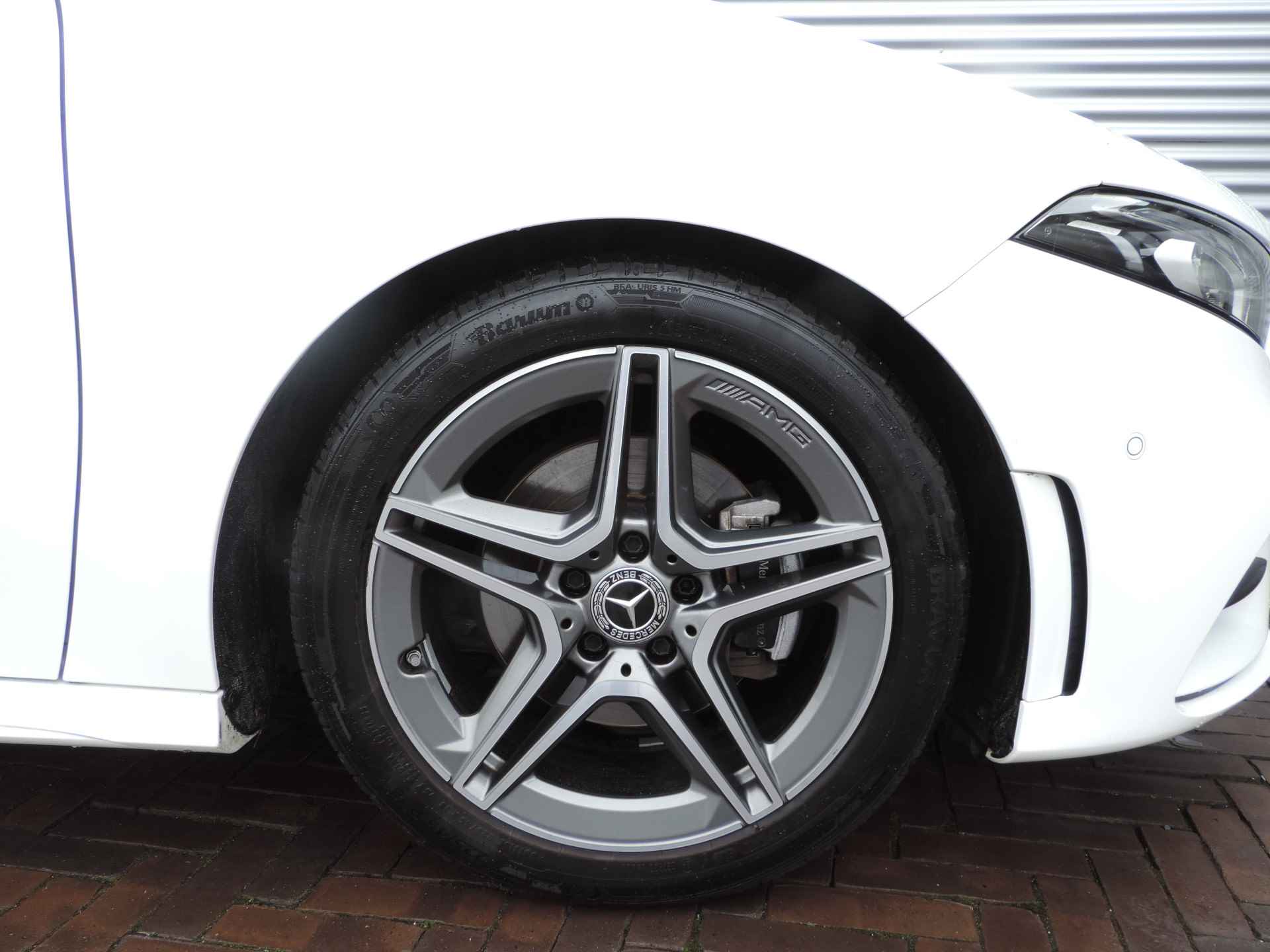 Mercedes-Benz A-Klasse 180 Business Solution AMG Upgrade auto is nieuw zeer mooi - 24/27