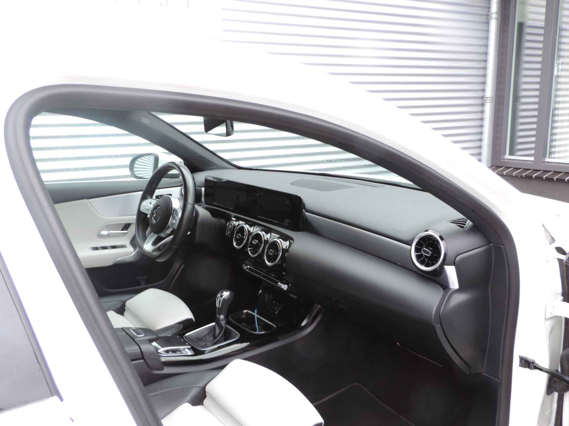 Mercedes-Benz A-Klasse 180 Business Solution AMG Upgrade auto is nieuw zeer mooi - 25/27
