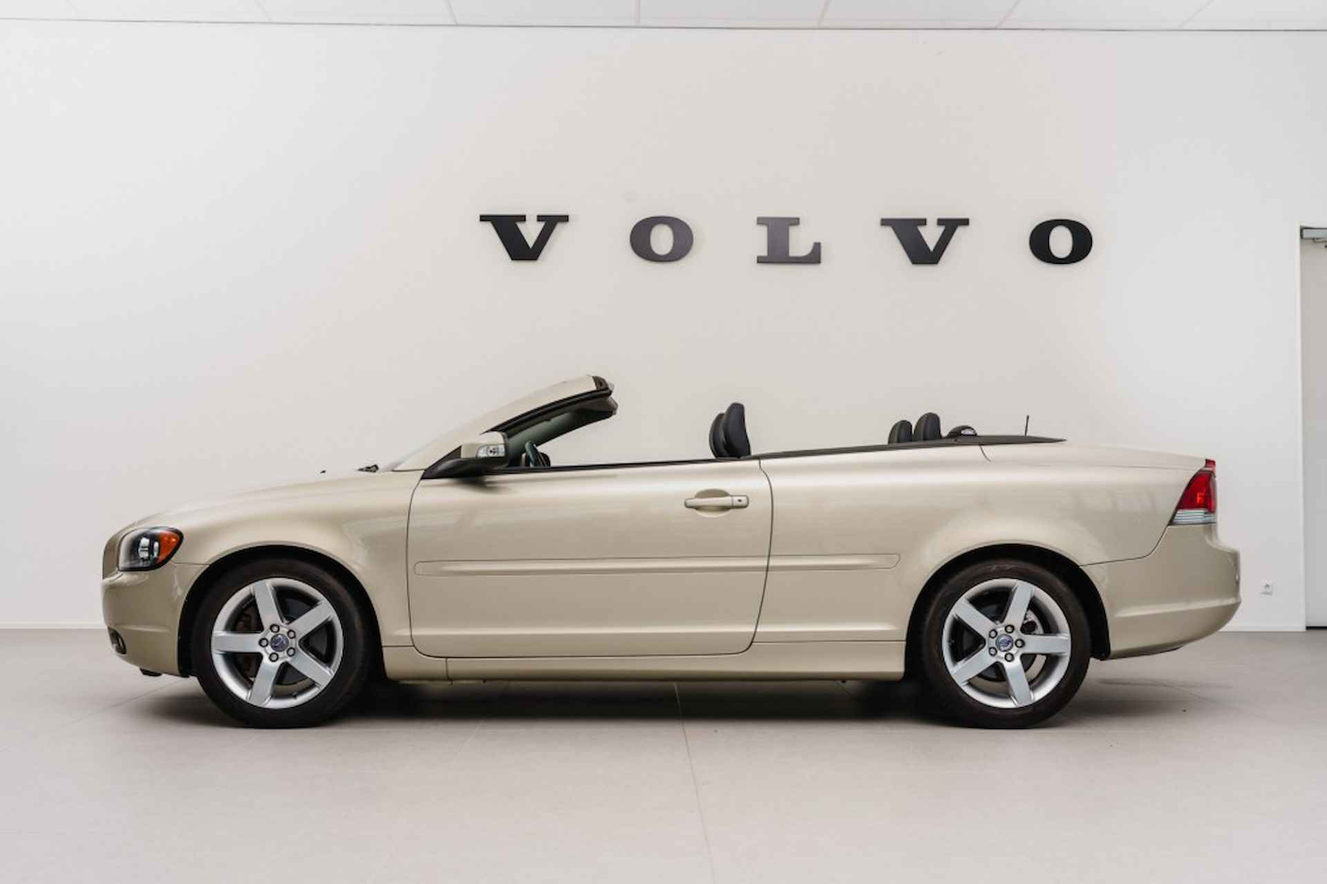 VOLVO C70 2.4i Summum, Audio Line - 2/24