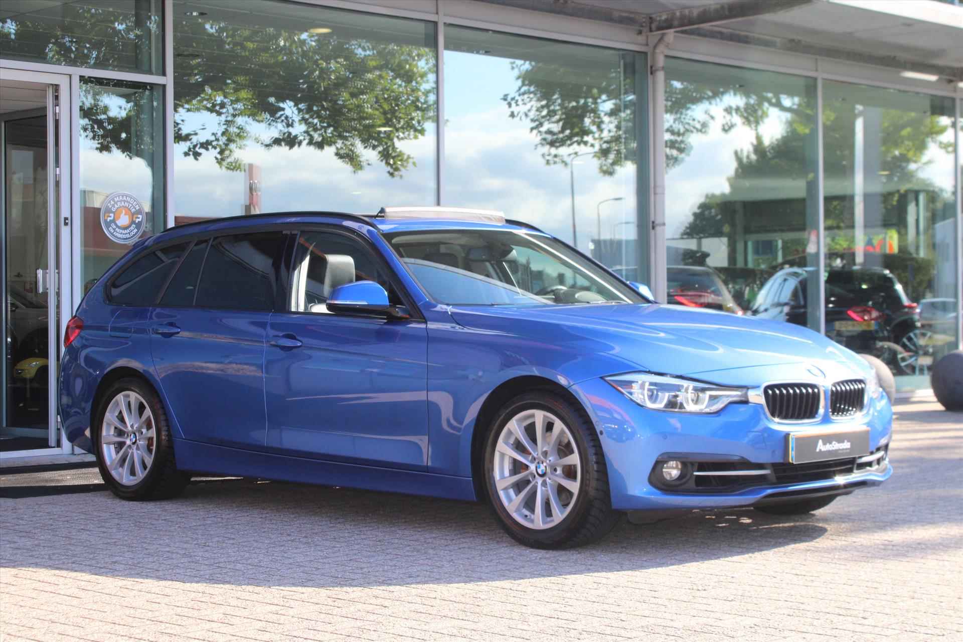 BMW 3-Serie Touring (f31) 318i LuxuryLine 136pk Aut I Navi I Pano I Camera I Trekhaak I Leder - 15/39