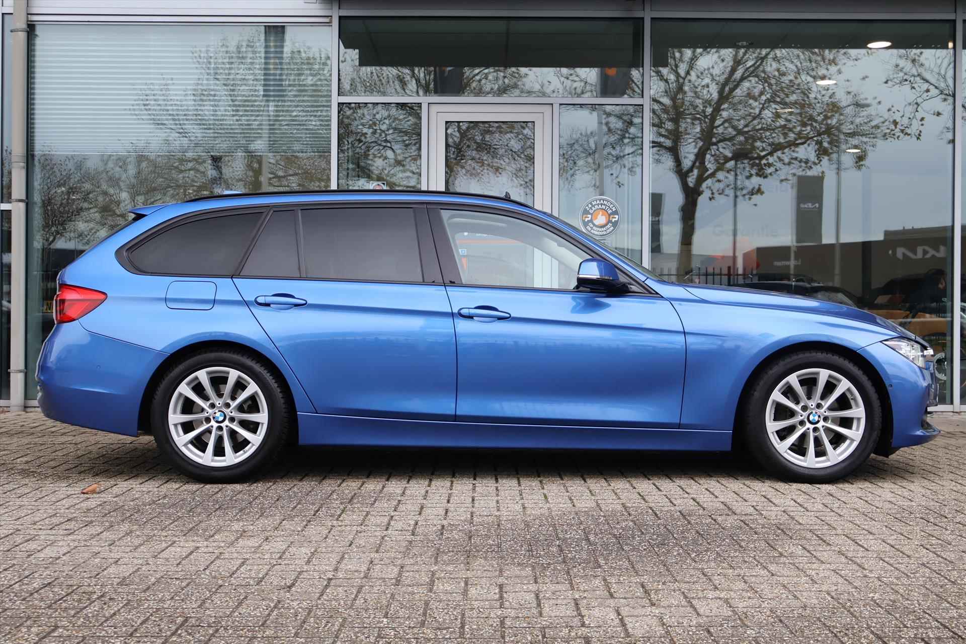 BMW 3-Serie Touring (f31) 318i LuxuryLine 136pk Aut I Navi I Pano I Camera I Trekhaak I Leder - 13/47