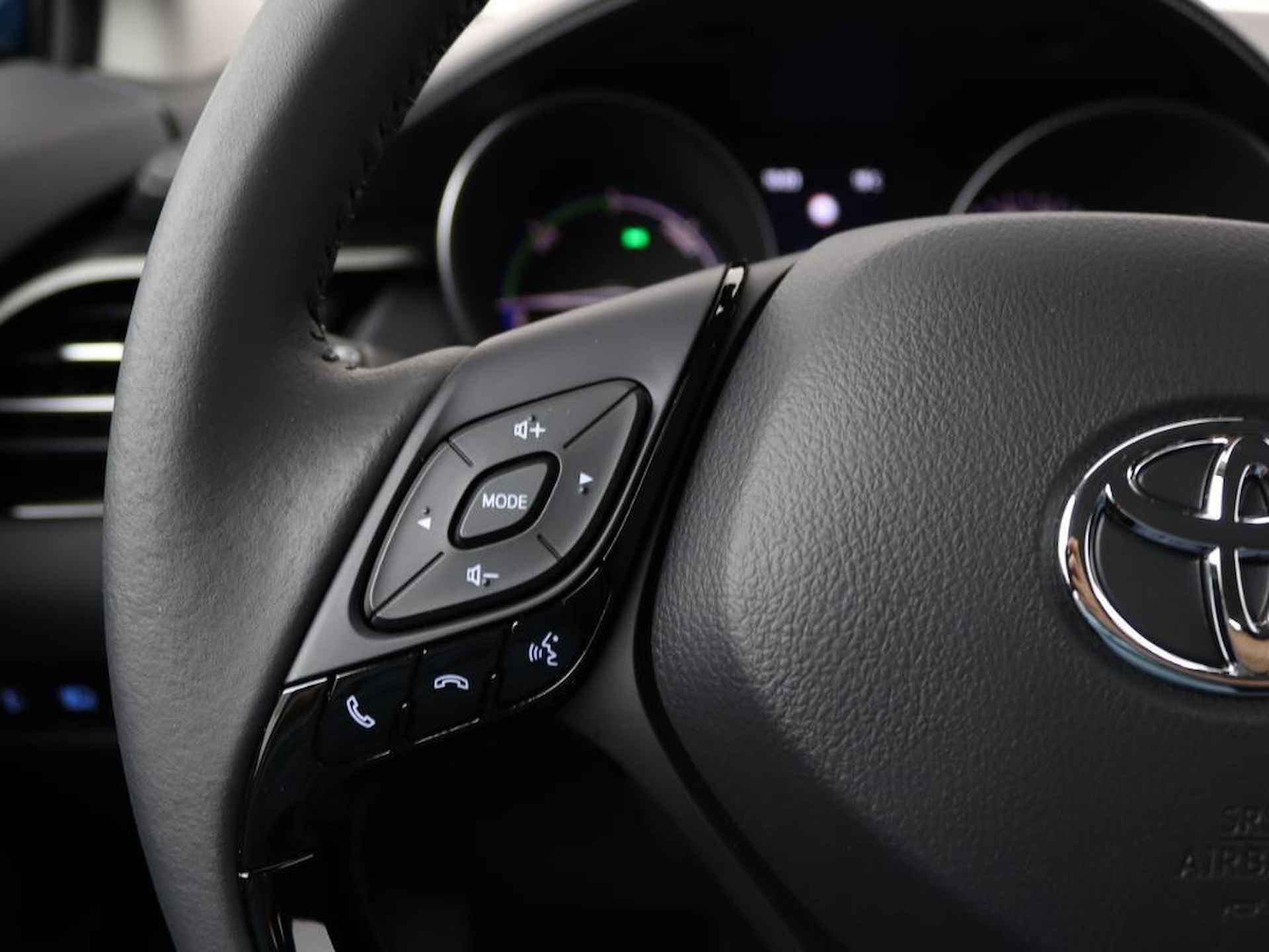 Toyota C-HR 2.0 Hybrid Dynamic | LED | Blind Spot Monitor | Navigatie via Apple Carplay | Android Auto | - 16/46