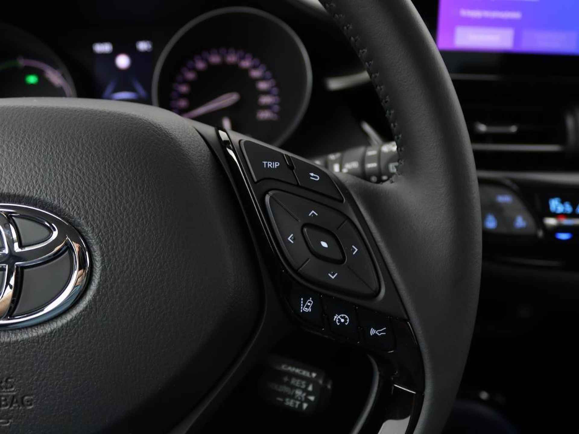 Toyota C-HR 2.0 Hybrid Dynamic | LED | Blind Spot Monitor | Navigatie via Apple Carplay | Android Auto | - 17/46
