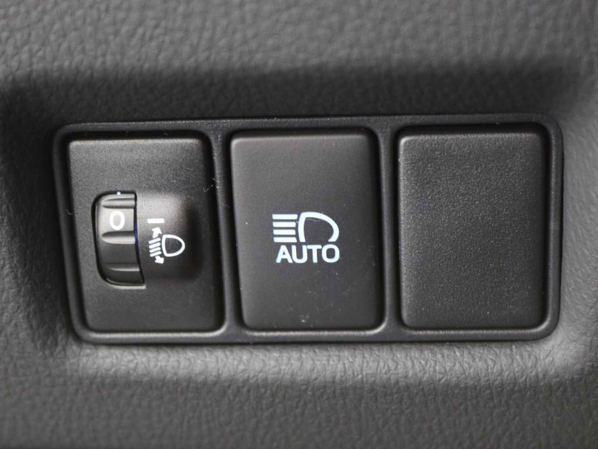 Toyota C-HR 2.0 Hybrid Dynamic | LED | Blind Spot Monitor | Navigatie via Apple Carplay | Android Auto | - 24/46