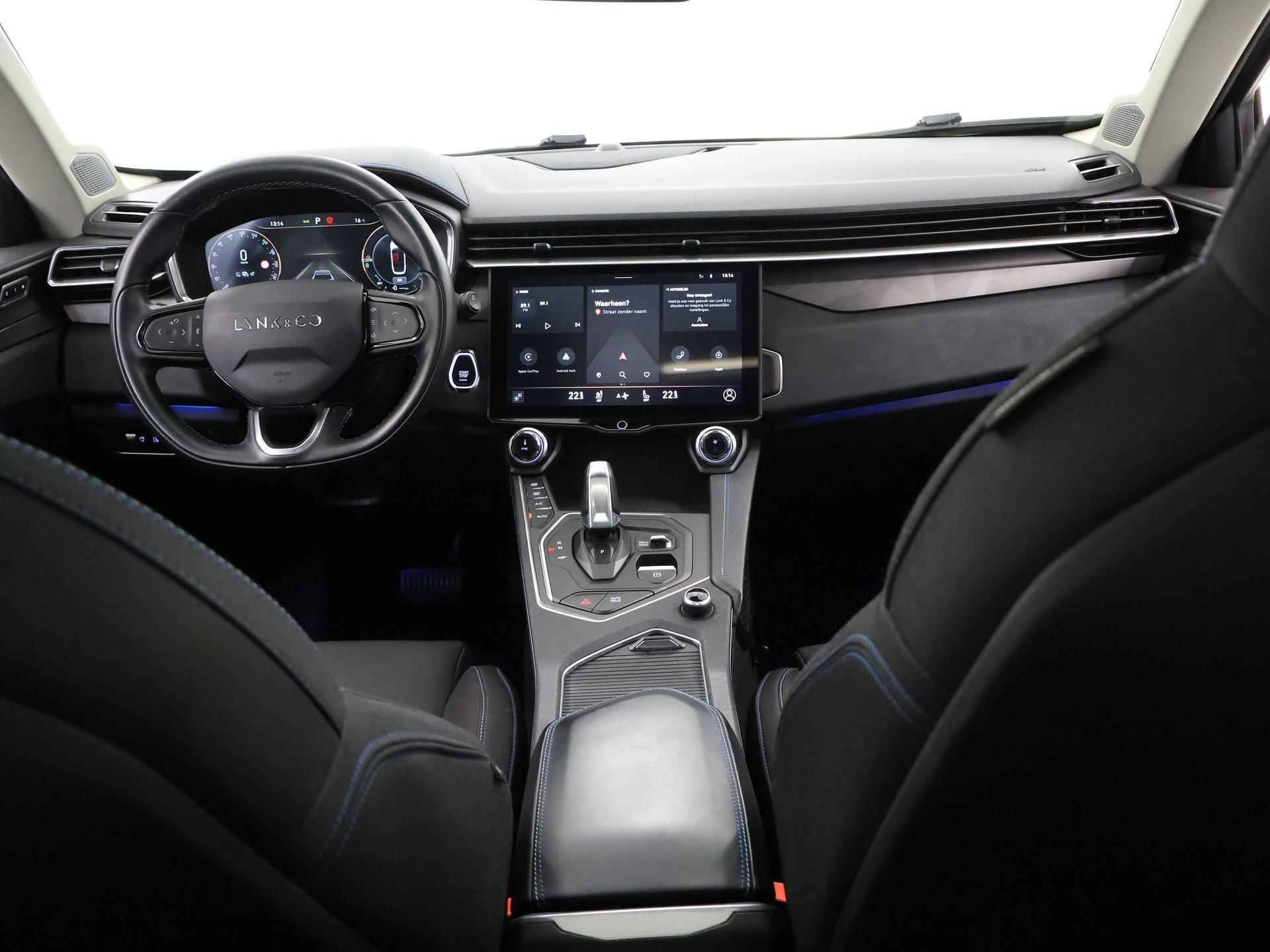 Lynk & Co 01 1.5 | Panoramadak | Navigatie | Cruise Control Adaptief | Climate Control | LED | Camera | Dodehoek detectie | Ele. stoelen | - 9/42