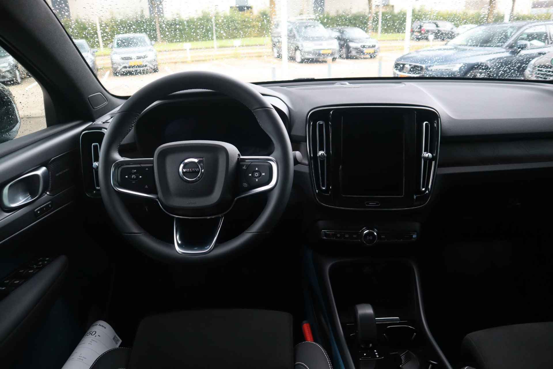 Volvo C40 Recharge Twin Intro Edition 78 kWh | Full Options| Warmtepomp| Verwarmbare voorstoelen| Stuurwielverwarming| Harman Kardon Audio| 360* Camera| Fjord Blue inlegtapijt| Extra getint glas achter| 20'' Lichtmetalen velgen| - 9/30